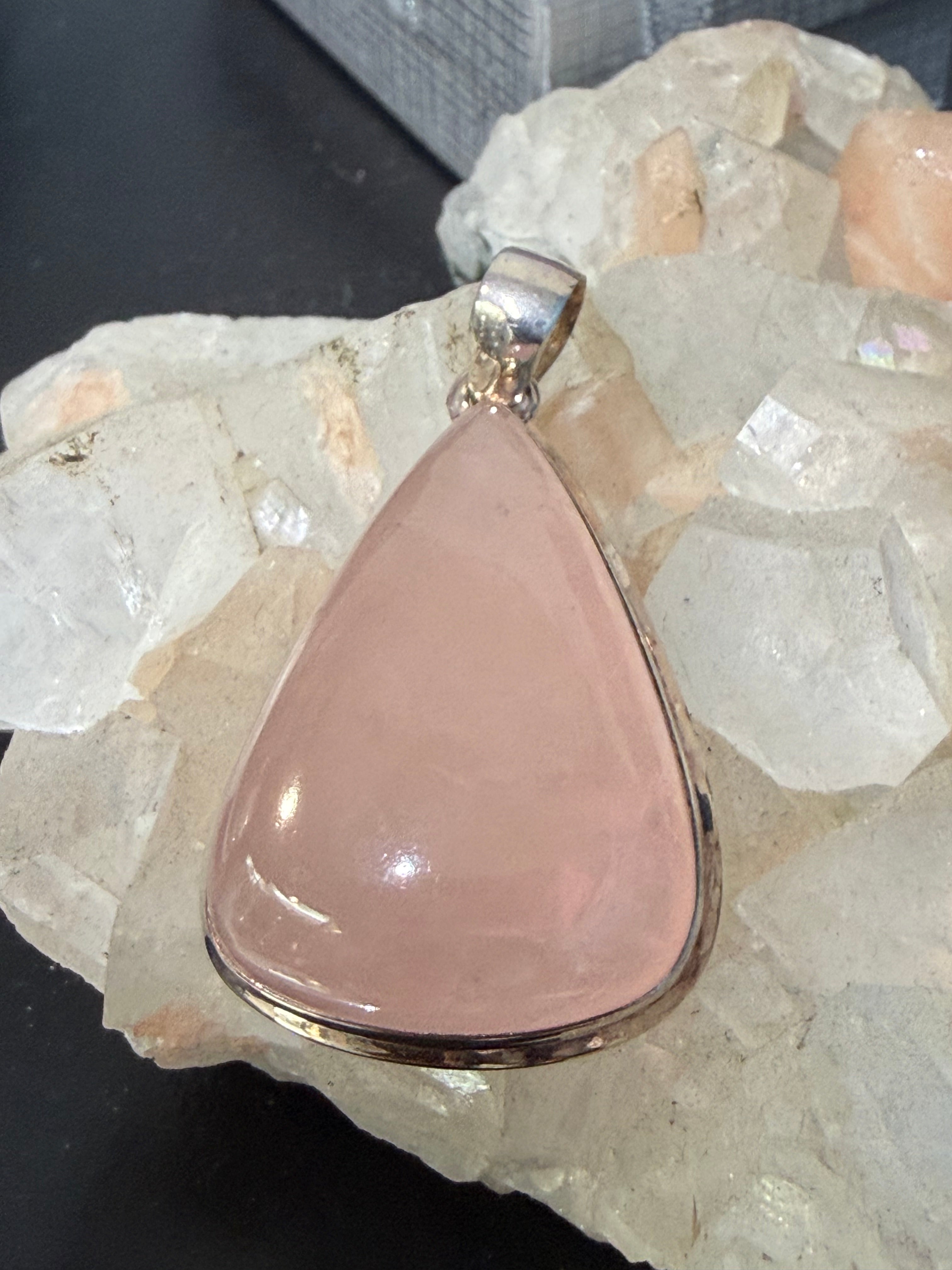Rose Quartz Pendant – The Stone of Unconditional Love, 39mmx27mm Crystal Wellness