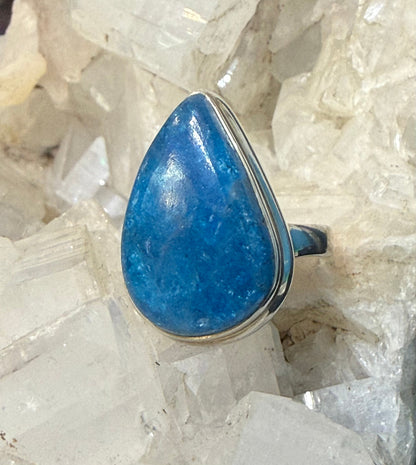 Neon Blue Apatite Silver Ring – Size 7 Crystal Wellness