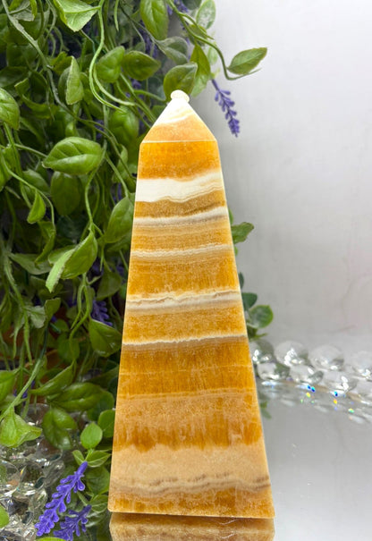 Yellow Calcite Tower – Confidence, Clarity & Positive Energy Crystal Point 20x8x8 cm Crystal Wellness