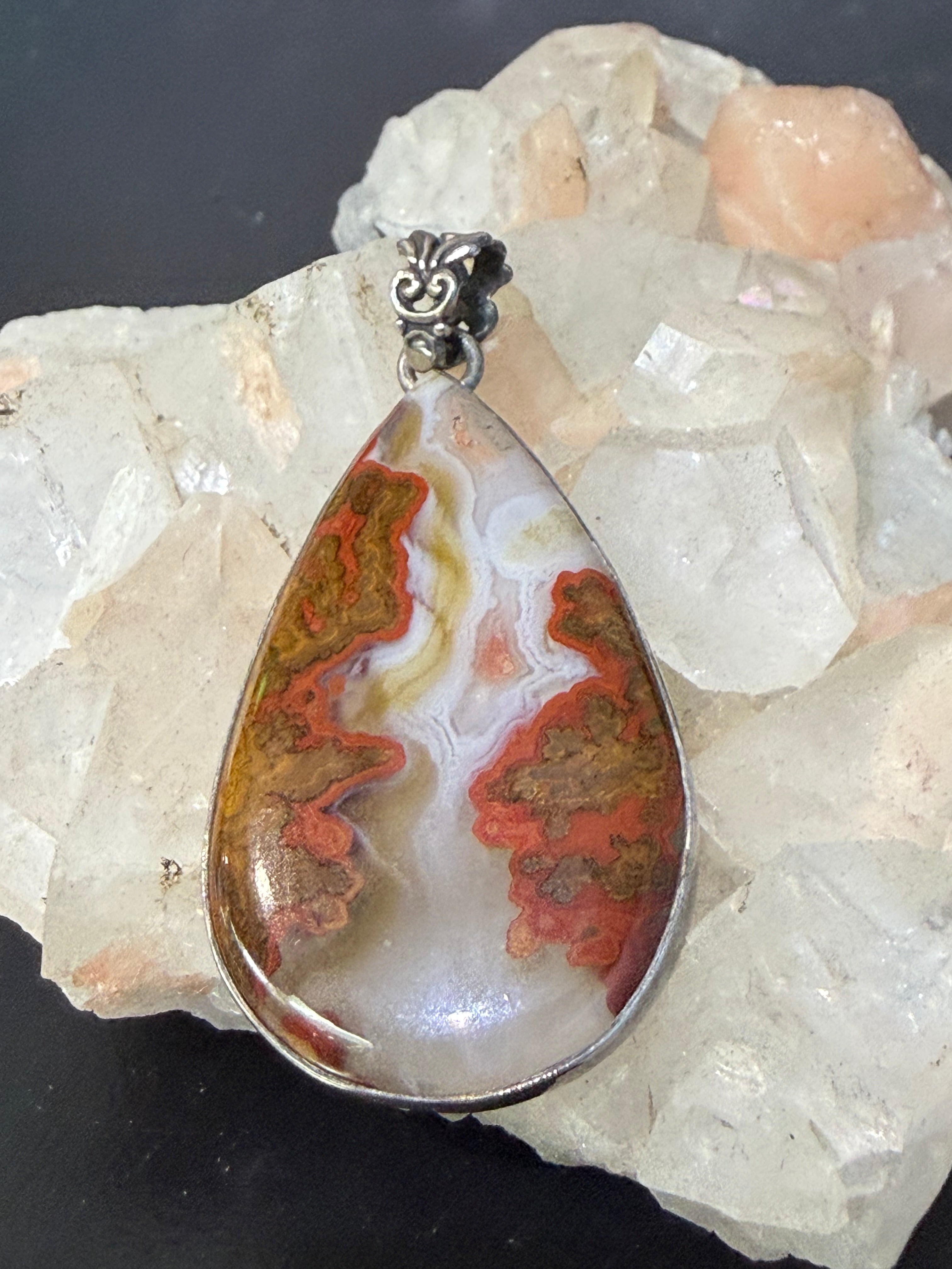 Laguna Agate Pendant – The Stone of Inner Strength & Emotional Balance, 41mmx27mm Crystal Wellness