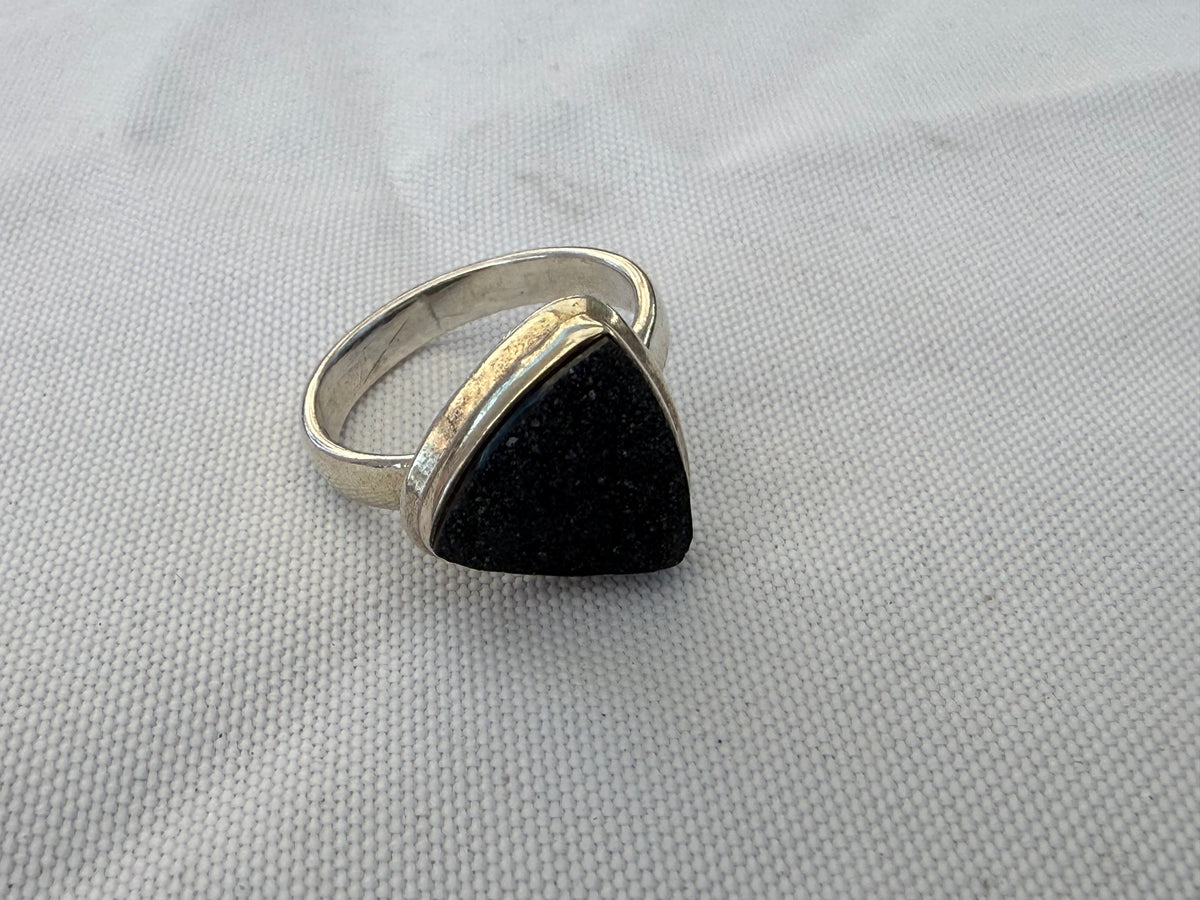 Black Onyx Druzy Ring, size 8.5

Strength • Protection • Inner Power Crystal Wellness