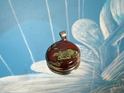 Dragon Blood Pendant — Courage, Vitality & Inner Power, 25mmx25mm Crystal Wellness