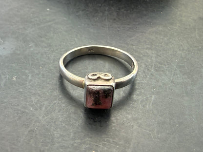 🌸 Rhodonite Ring, size 8

Compassion • Emotional Healing • Self-Love Crystal Wellness