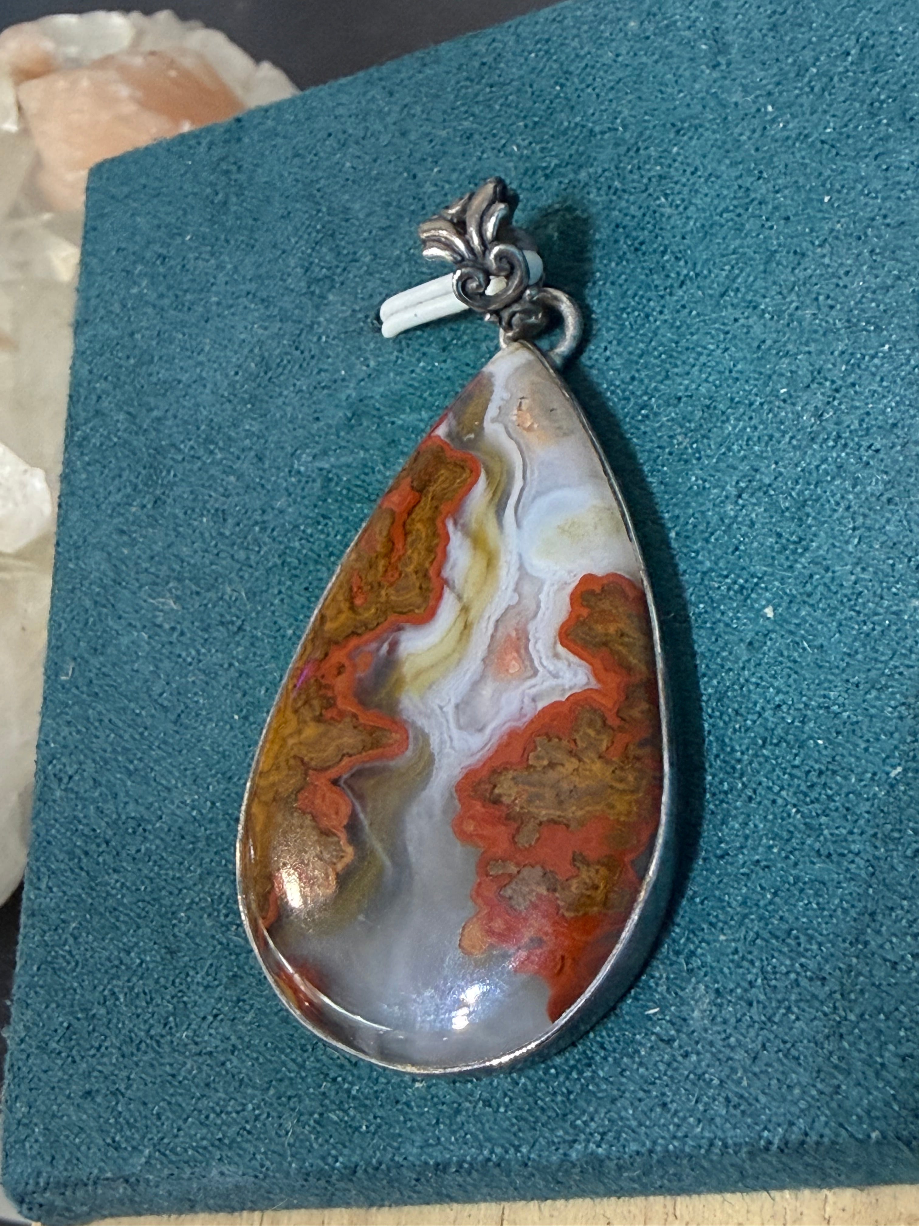 Laguna Agate Pendant – The Stone of Inner Strength & Emotional Balance, 41mmx27mm Crystal Wellness