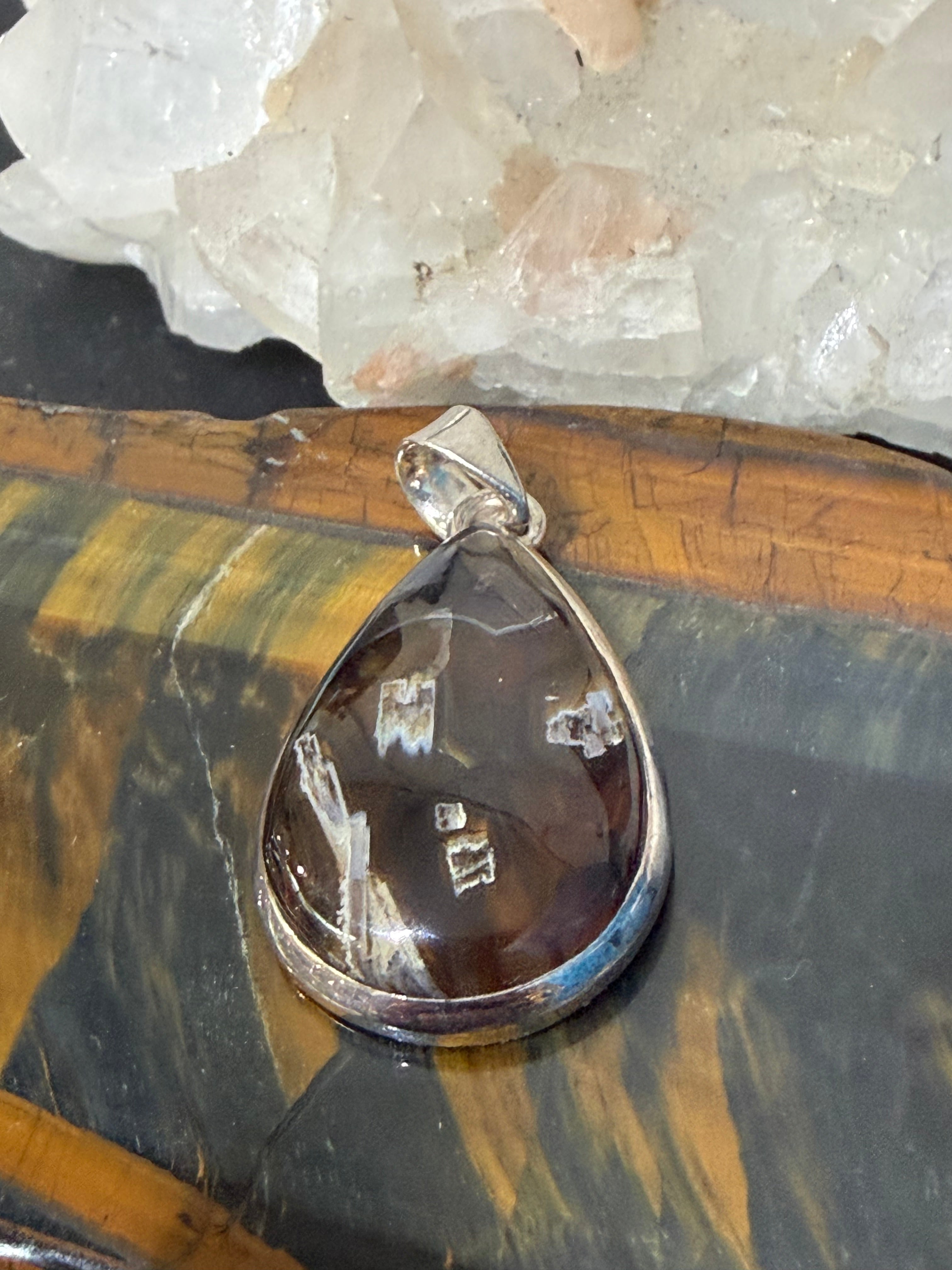 Montana Agate Pendant — Grounding, Balance & Inner Peace, 33mmx22mm Crystal Wellness