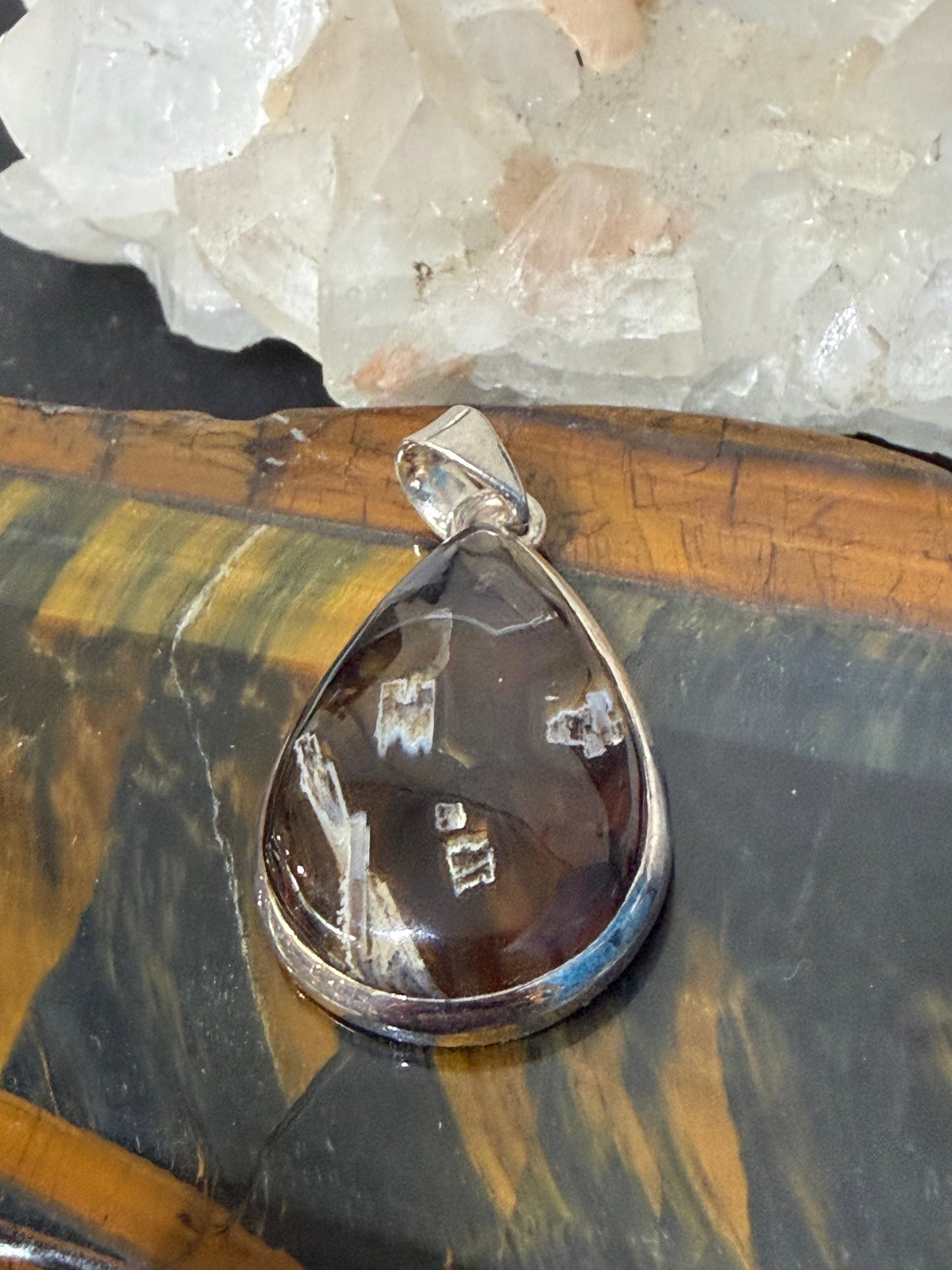 Montana Agate Pendant — Grounding, Balance & Inner Peace, 33mmx22mm Crystal Wellness