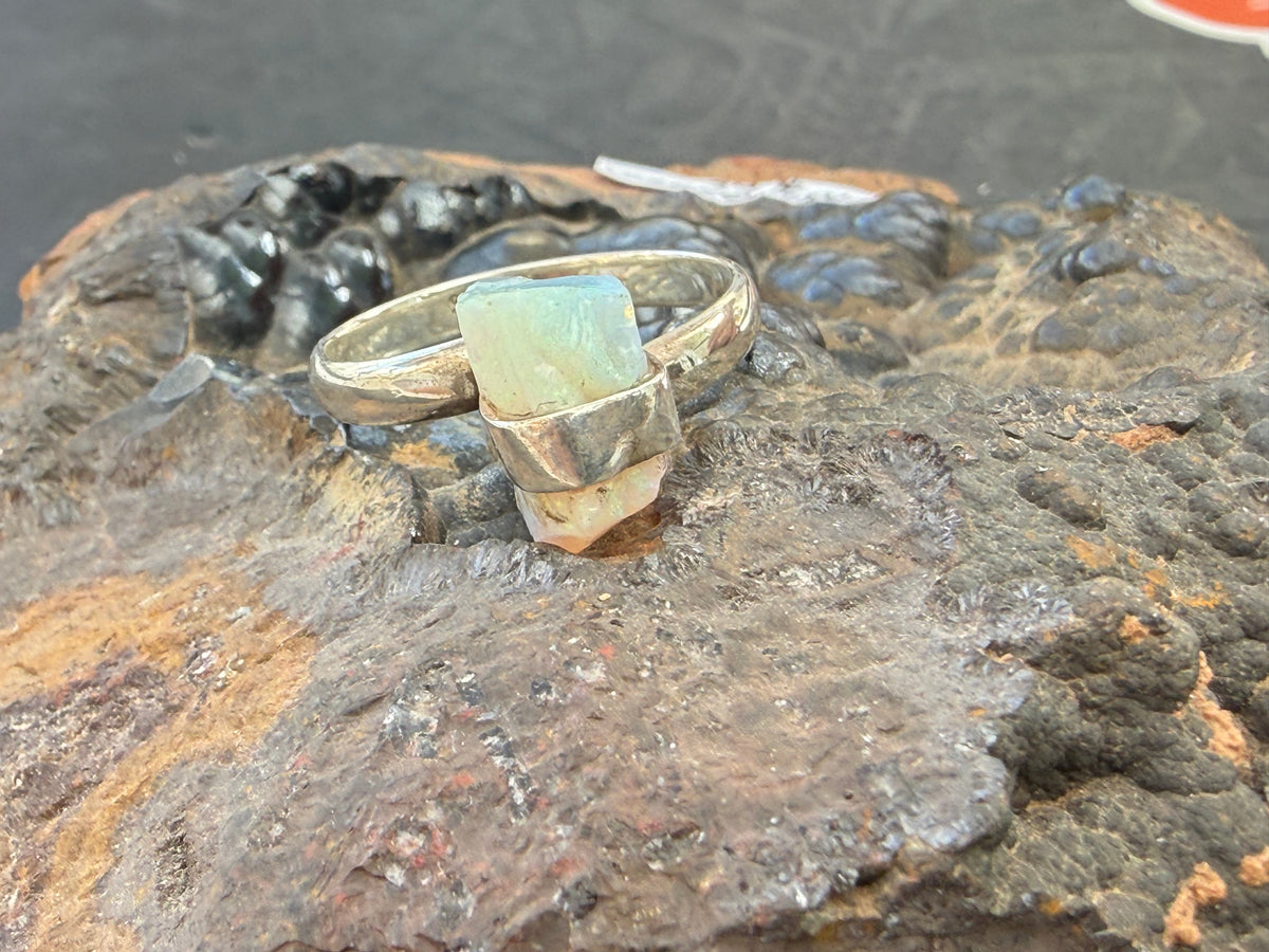 🌈 Solid Australian Opal Ring, size 7 adjustable 

A little piece of Australian magic — glowing with its own unique play of colour. Crystal Wellness