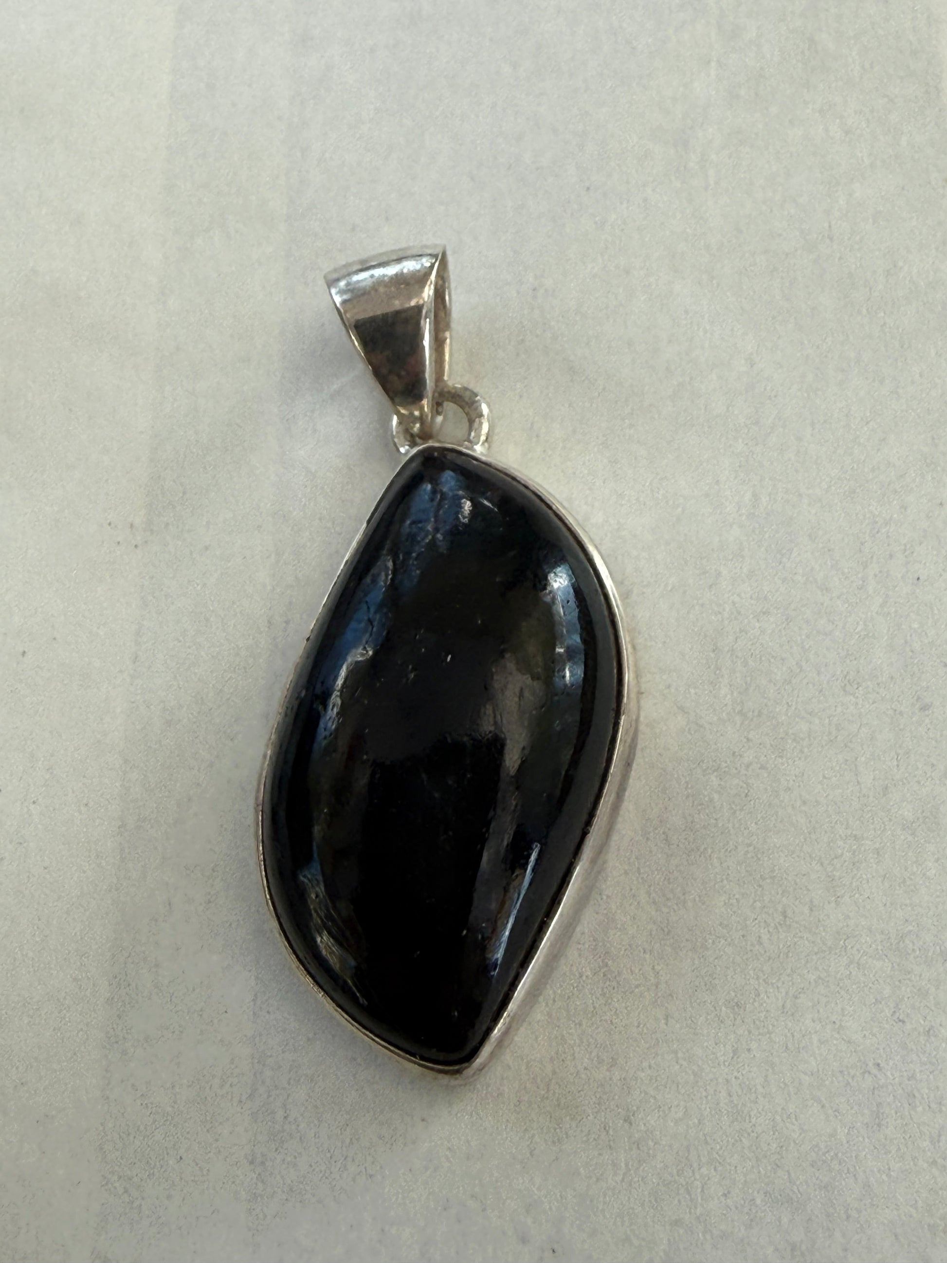Black Tourmaline Pendant – Stone of Protection & Grounding
28mmx15mm Crystal Wellness