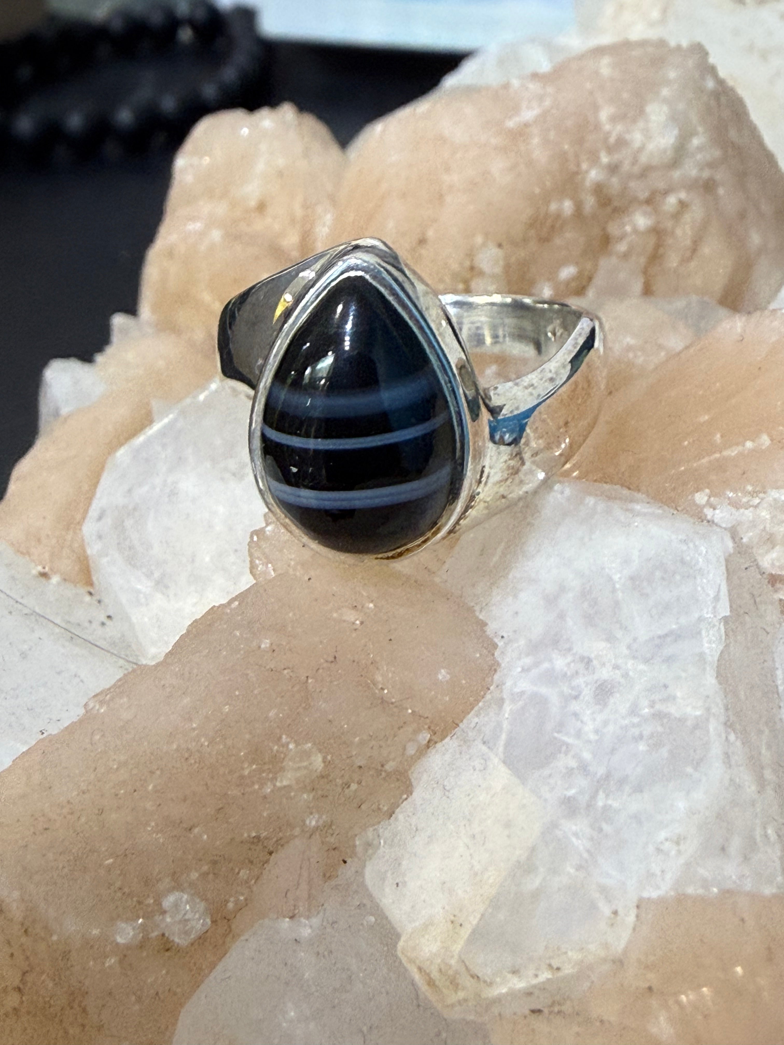 Black Agate Ring, size 7.5 – A Stone of Strength & Grounded Protection Crystal Wellness