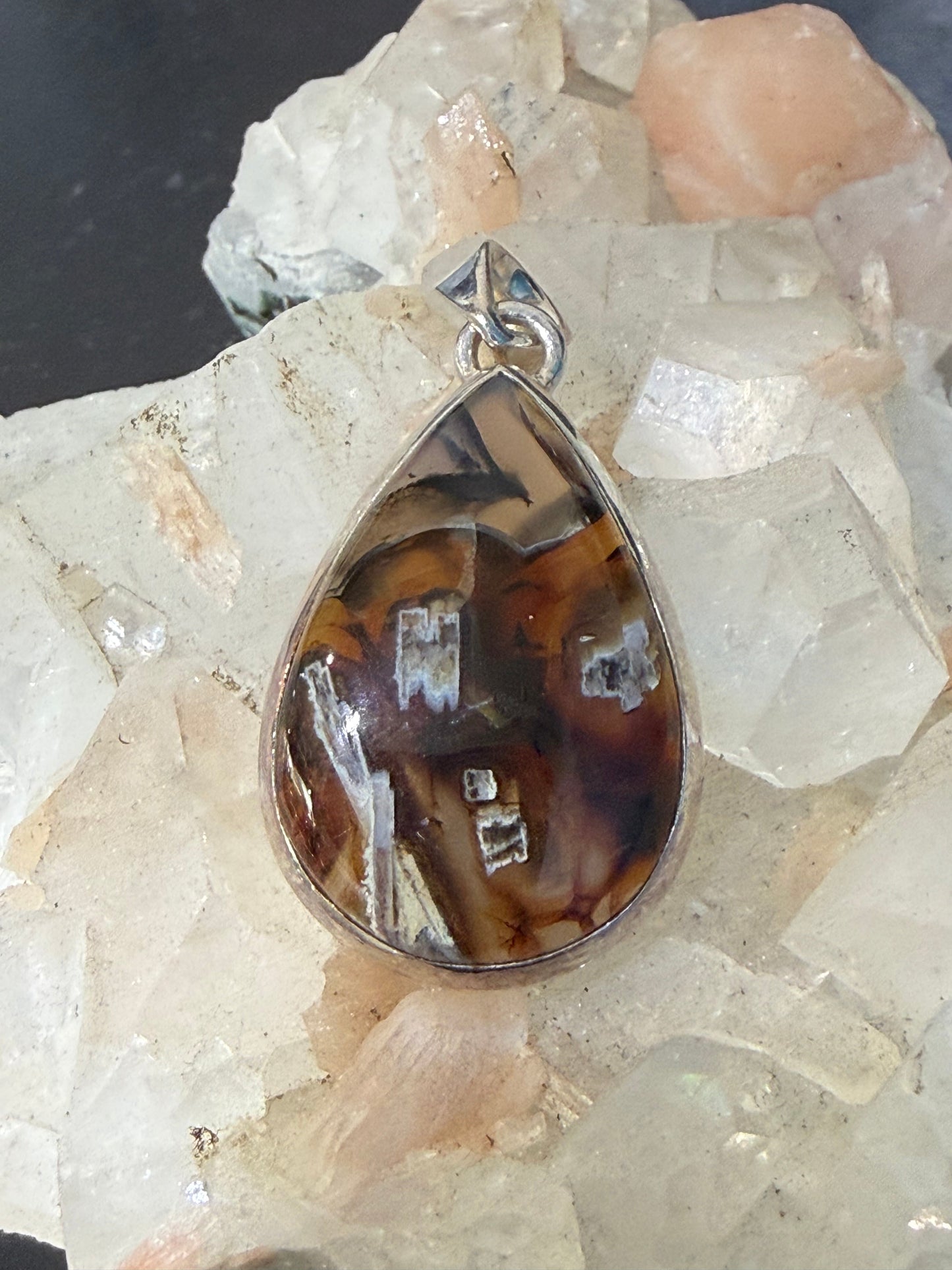 Montana Agate Pendant — Grounding, Balance & Inner Peace, 33mmx22mm Crystal Wellness