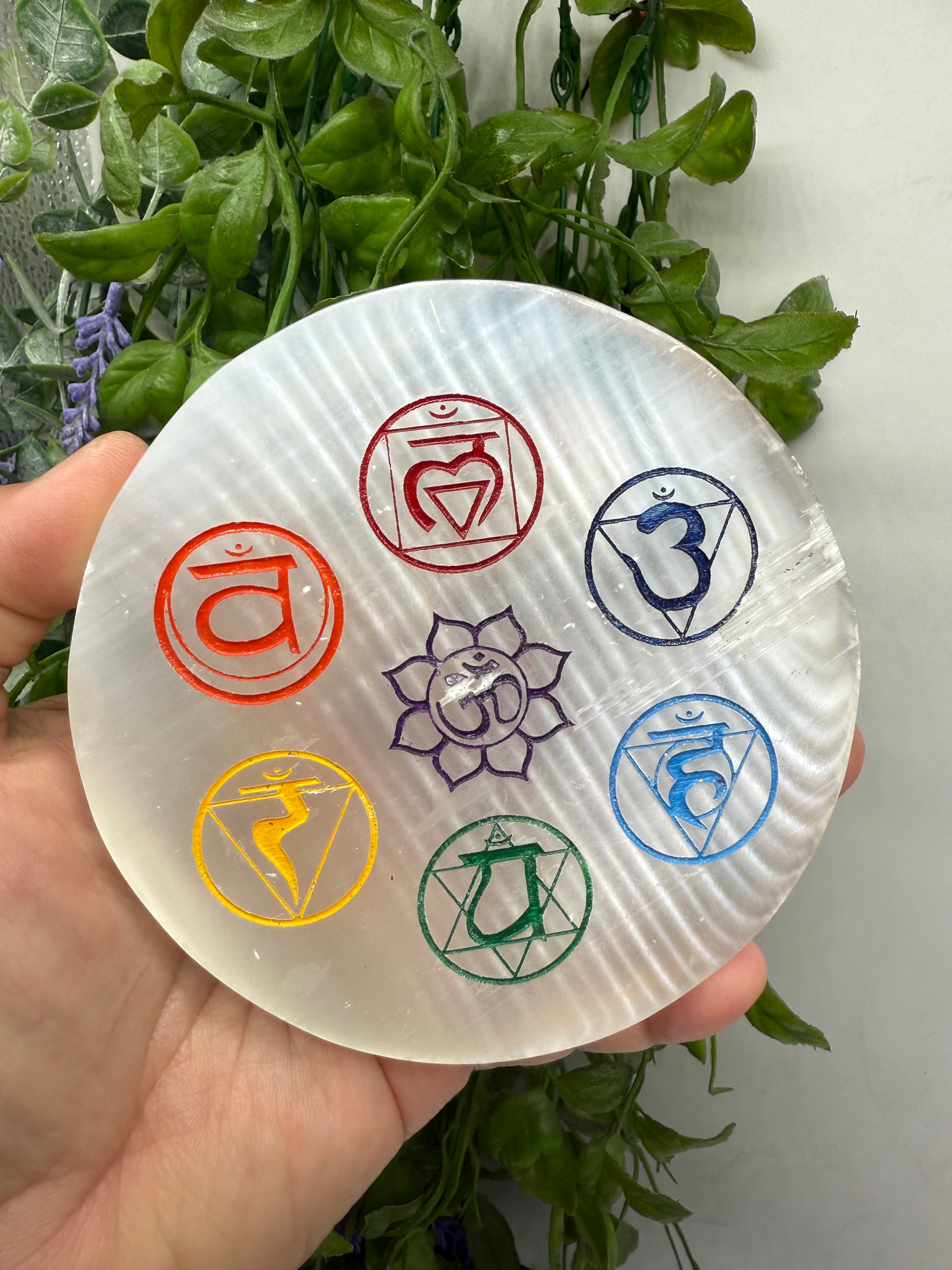 🌙 Selenite Seven Chakra Symbol Incense Holder – Harmony, Light & Spiritual Balance Crystal Wellness