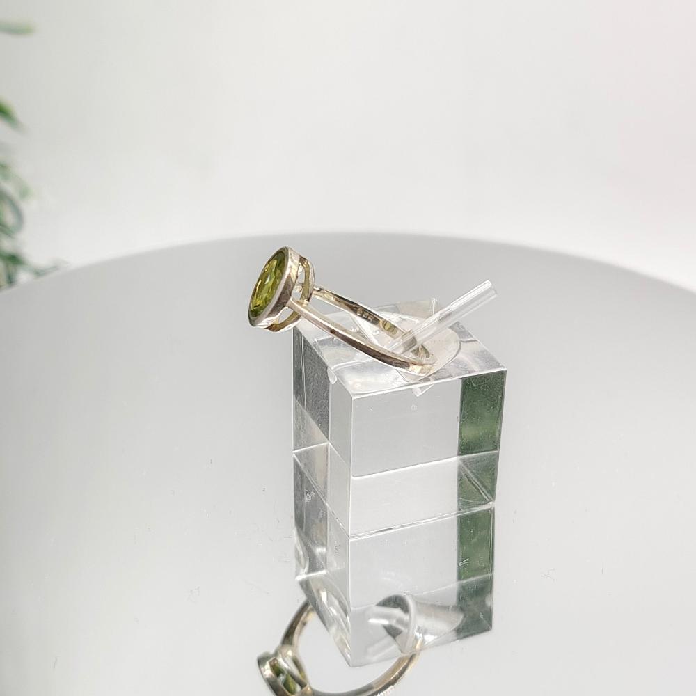 Peridot 925 Sterling Silver Ring Size 6 Crystal Wellness