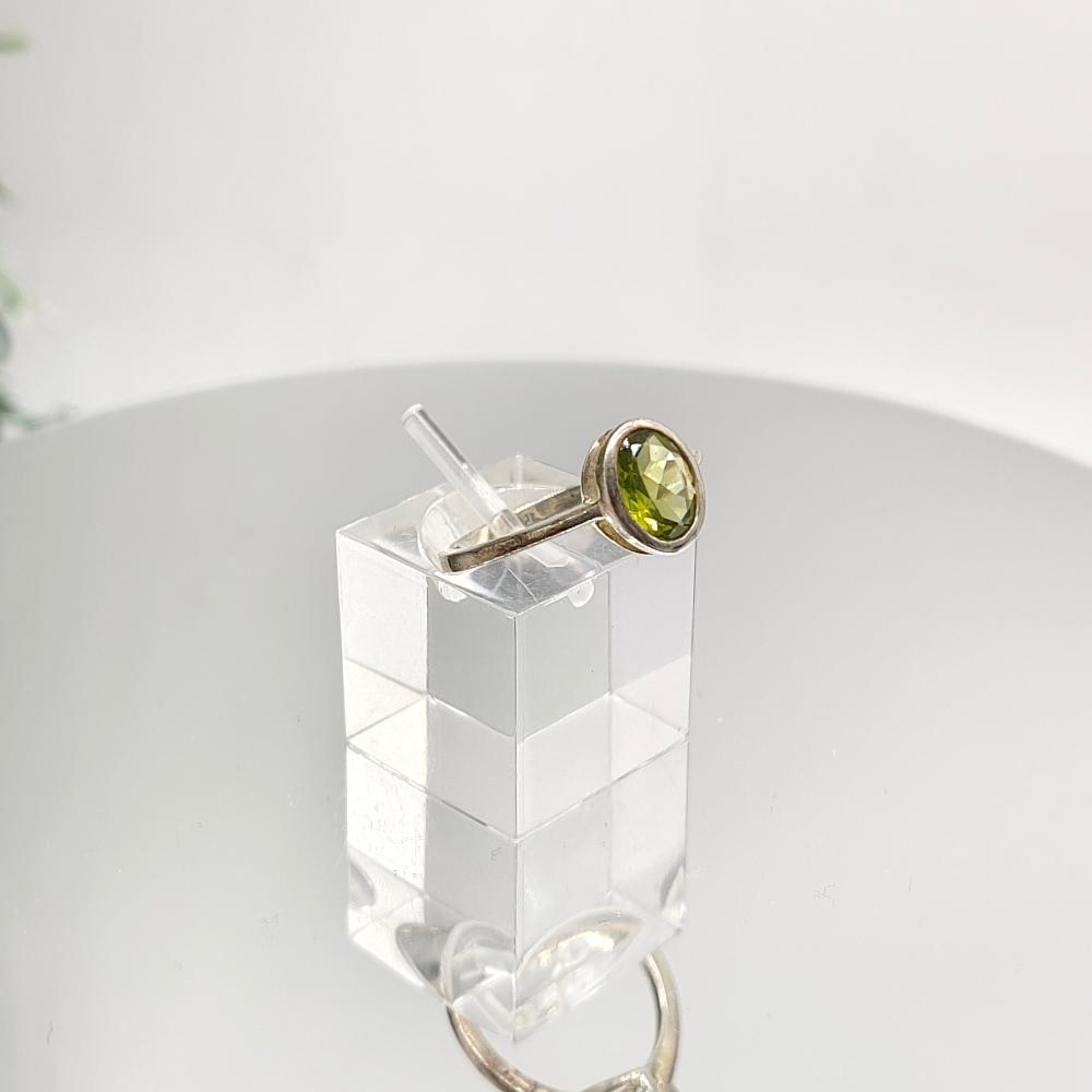 Peridot 925 Sterling Silver Ring Size 6 Crystal Wellness