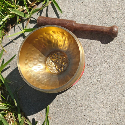 Nepal Handmade Singing Bowl With Cushion and Drumstick For Mindfulness Sound Therapy Yoga Meditation 7.6cm Crystal Wellness