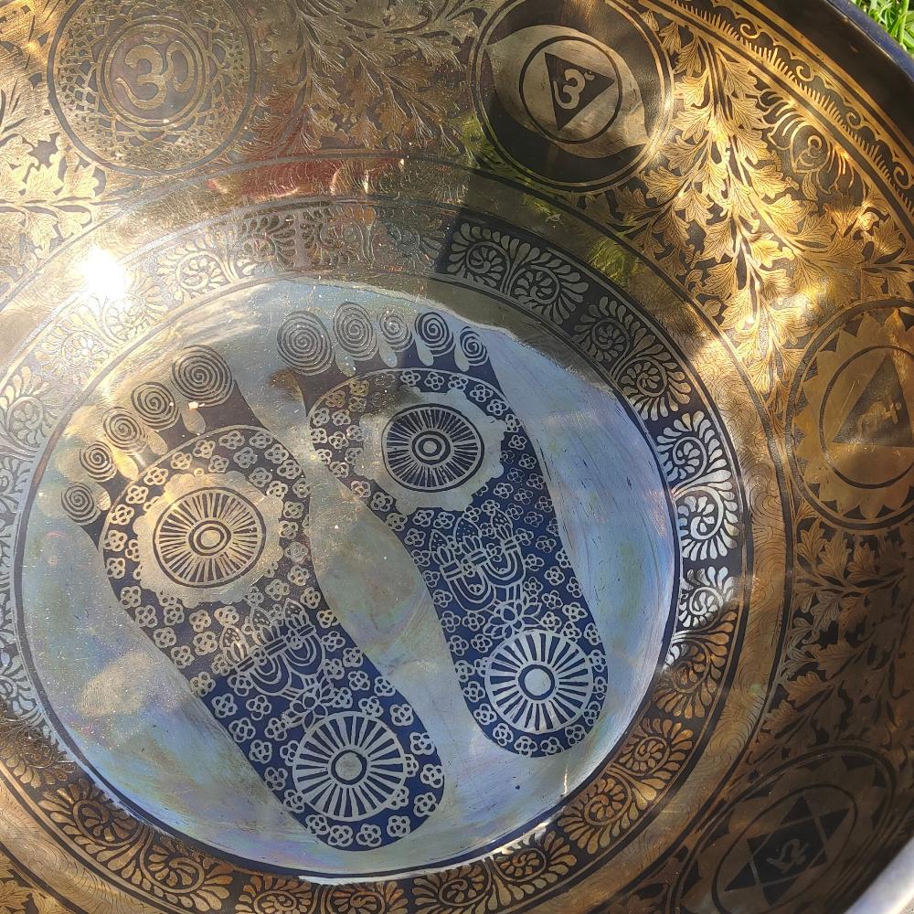 Extra Large Singing Bowl With Buddha Foot And Om Symbol Design Handcrafted With Thick Material And High Quality 40cm Crystal Wellness