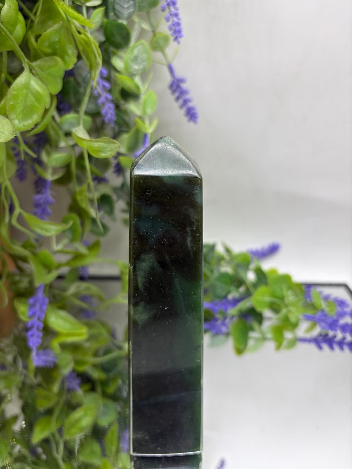 Canadian Jade Tower – Strength, Prosperity & Grounded Harmony 14 x 3.5 x 3.5 cm Crystal Wellness