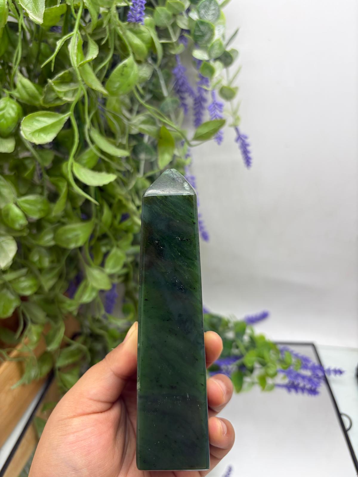 Canadian Jade Tower – Strength, Prosperity & Grounded Harmony 14 x 3.5 x 3.5 cm Crystal Wellness