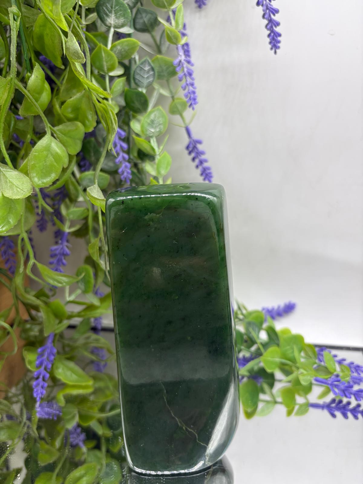 Nephrite Jade Freeform – Harmony, Prosperity & Emotional Healing 14 x 6 x 6 cm Crystal Wellness