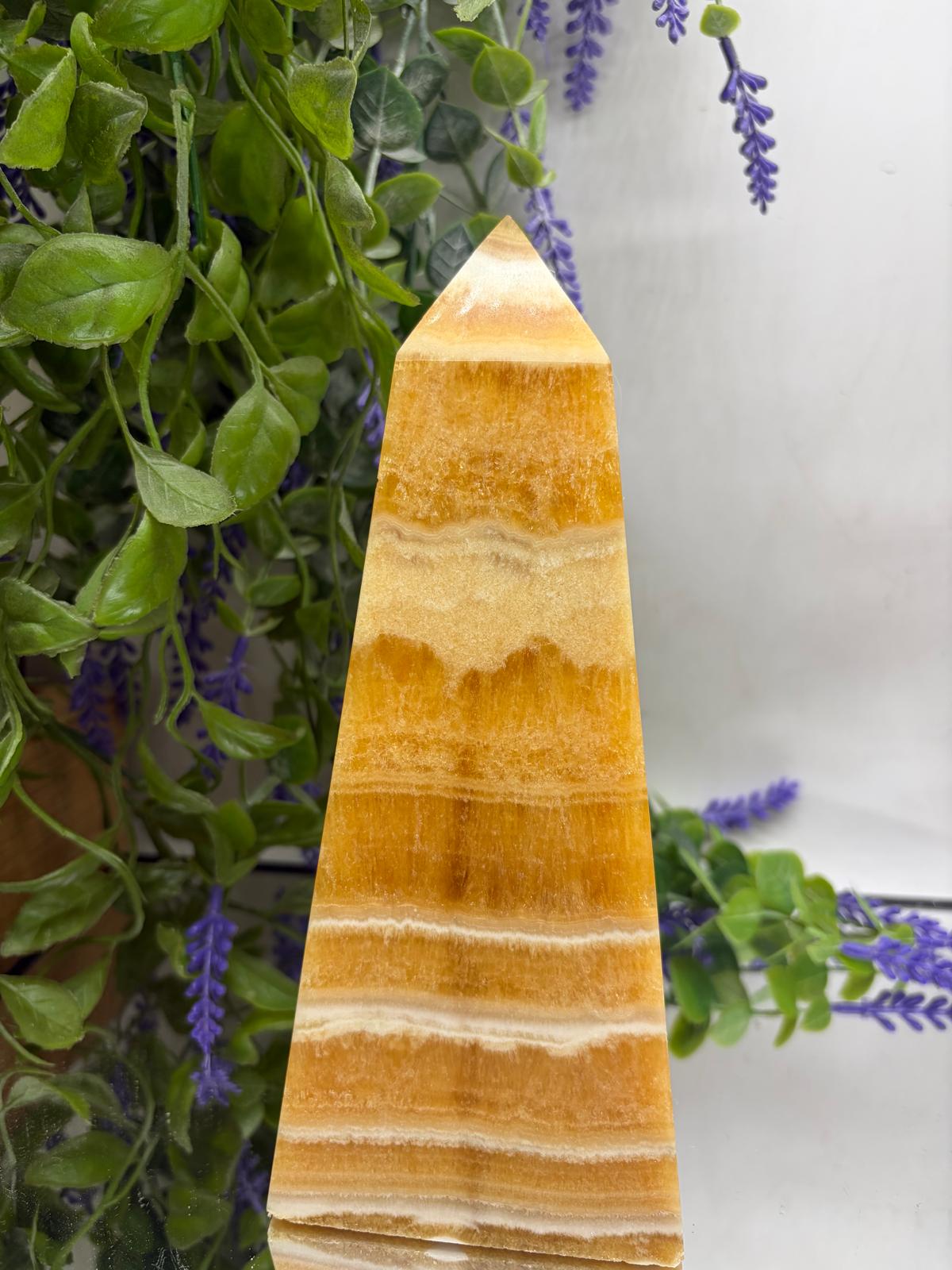 Yellow Calcite Tower – Confidence, Clarity & Positive Energy Crystal Point 19x8x8 cm Crystal Wellness