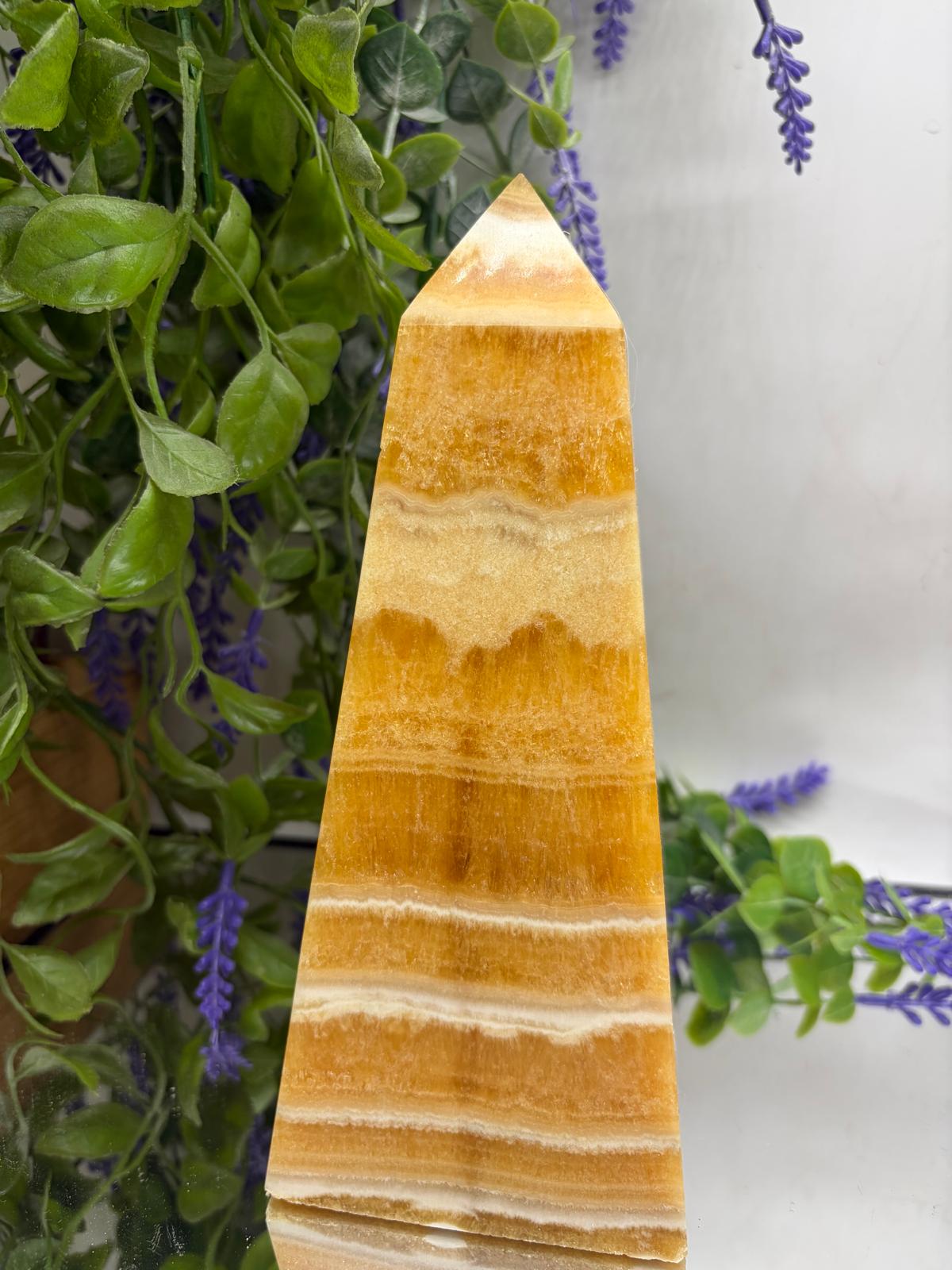 Yellow Calcite Tower – Confidence, Clarity & Positive Energy Crystal Point 19x8x8 cm Crystal Wellness