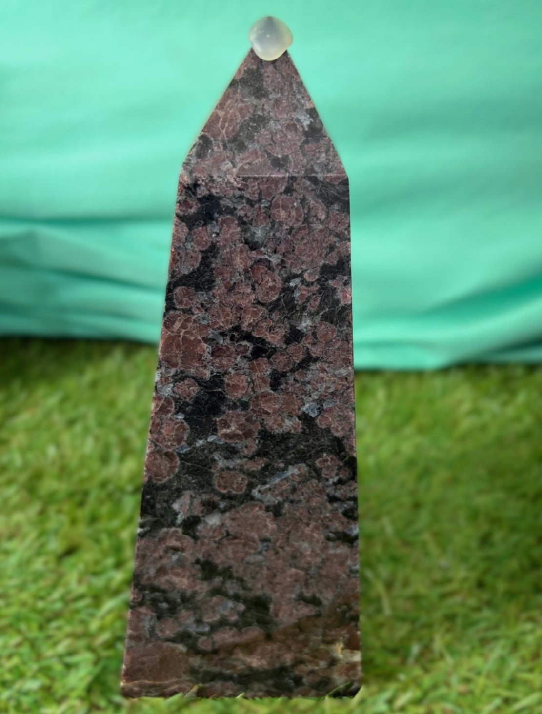 Rhodolite Garnet 19x7x7 cm – The Stone of Passion, Inspiration & Emotional Balance Crystal Wellness