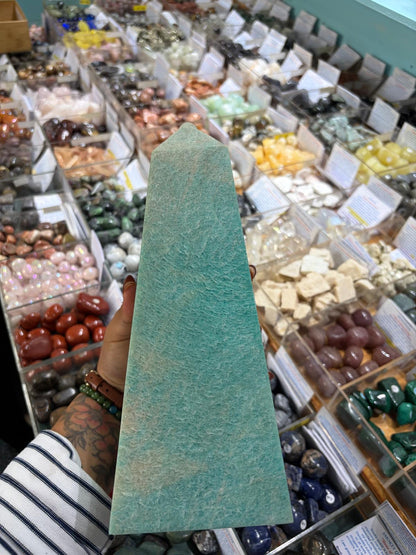 Amazonite Tower – Stone of Truth & Harmony | Calming Crystal for Communication, Balance & Emotional Healing 3.4 Kgs 26x10x10 cm Crystal Wellness