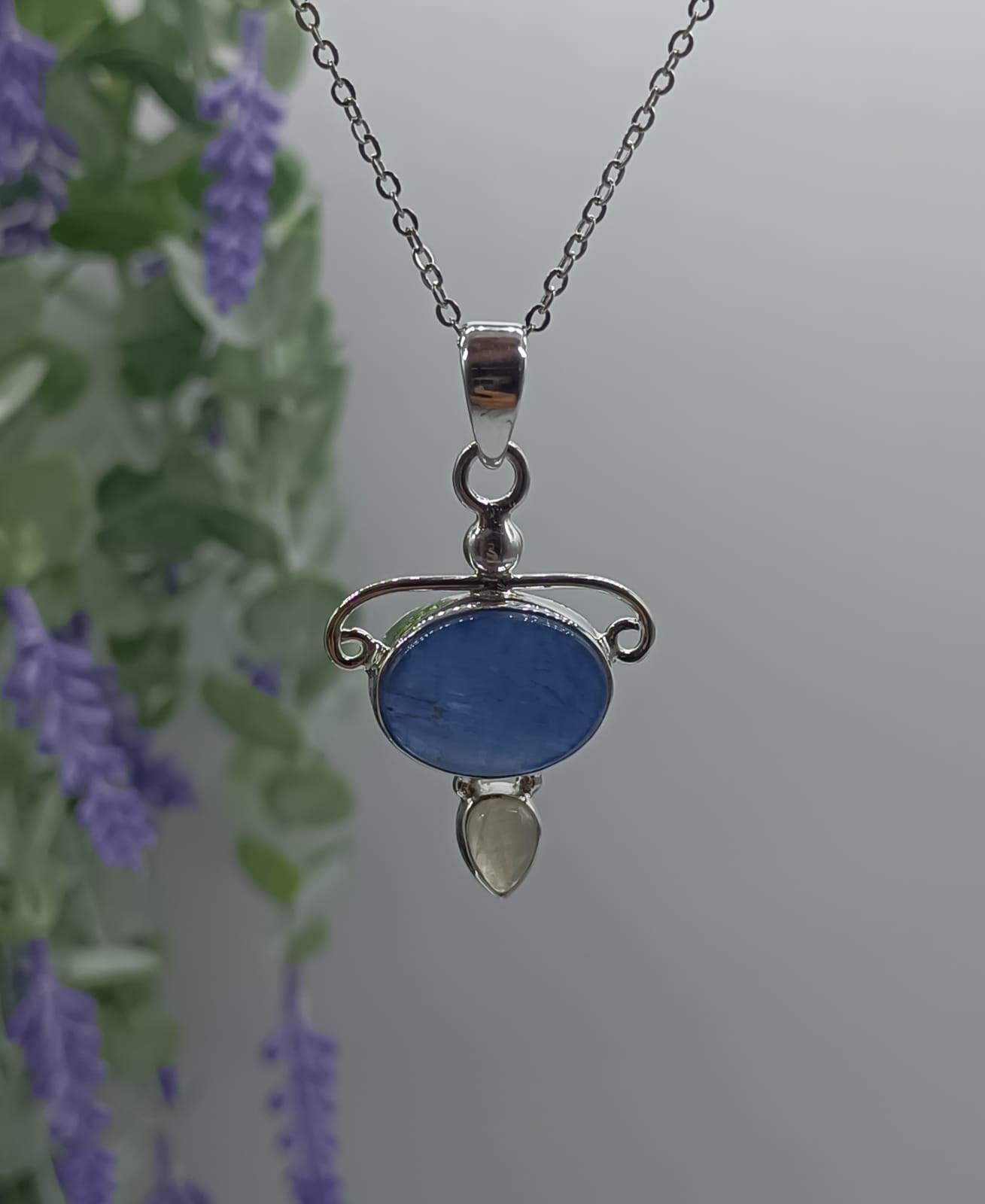 Blue Kyanite with Moonstone in 925 Sterling Silver Pendant (Silver chain included)