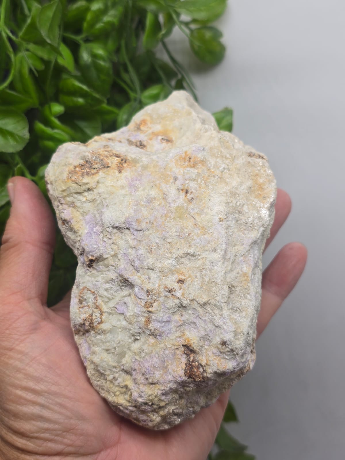 Hackmanite Raw Specimen 1.1kg Crystal Wellness