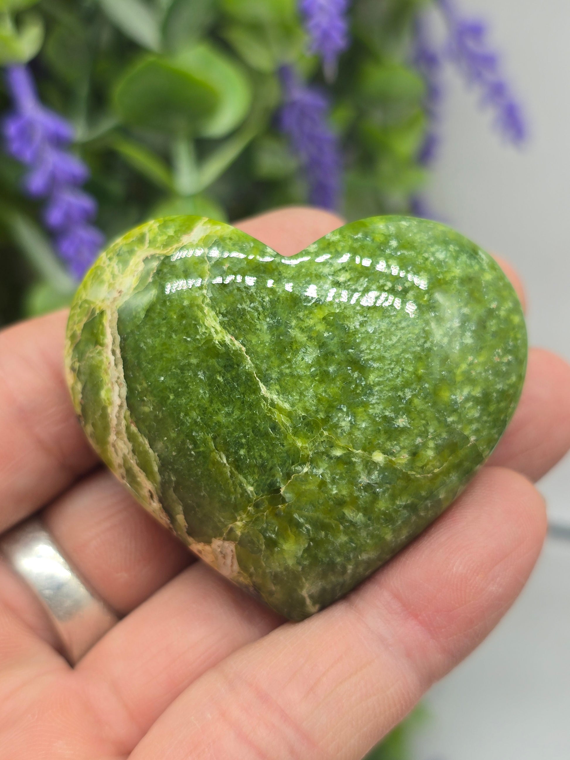 Tremolite Heart – Stone of Healing, Renewal & Heart Chakra Crystal Wellness