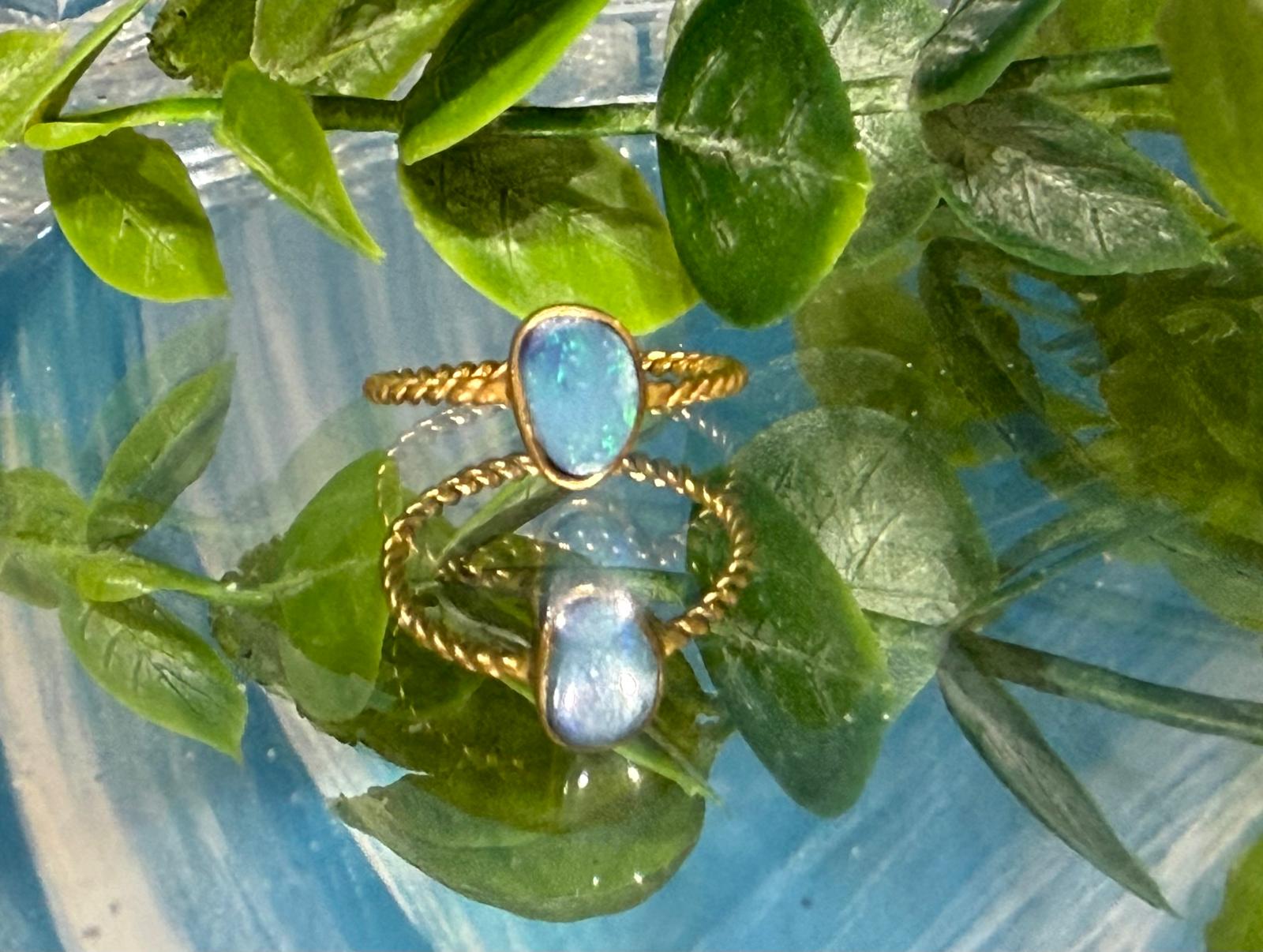 Australian Opal Ring in 22ct Solid Gold (Stone of Divine Intuition & Oceanic Light)
Size 7.5 | Total Weight: 1.23g Crystal Wellness