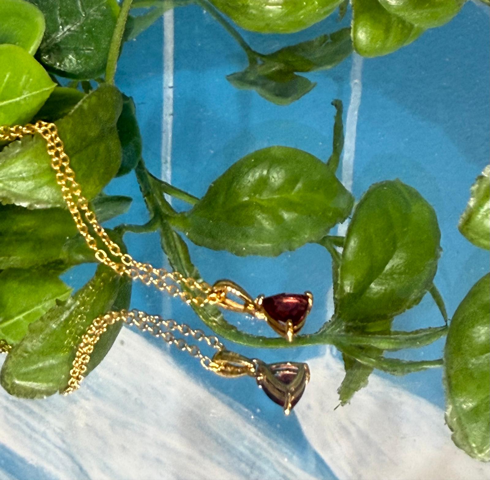 Ember of Passion – Garnet Trinity Necklace in 18ct Gold Vermeil Crystal Wellness