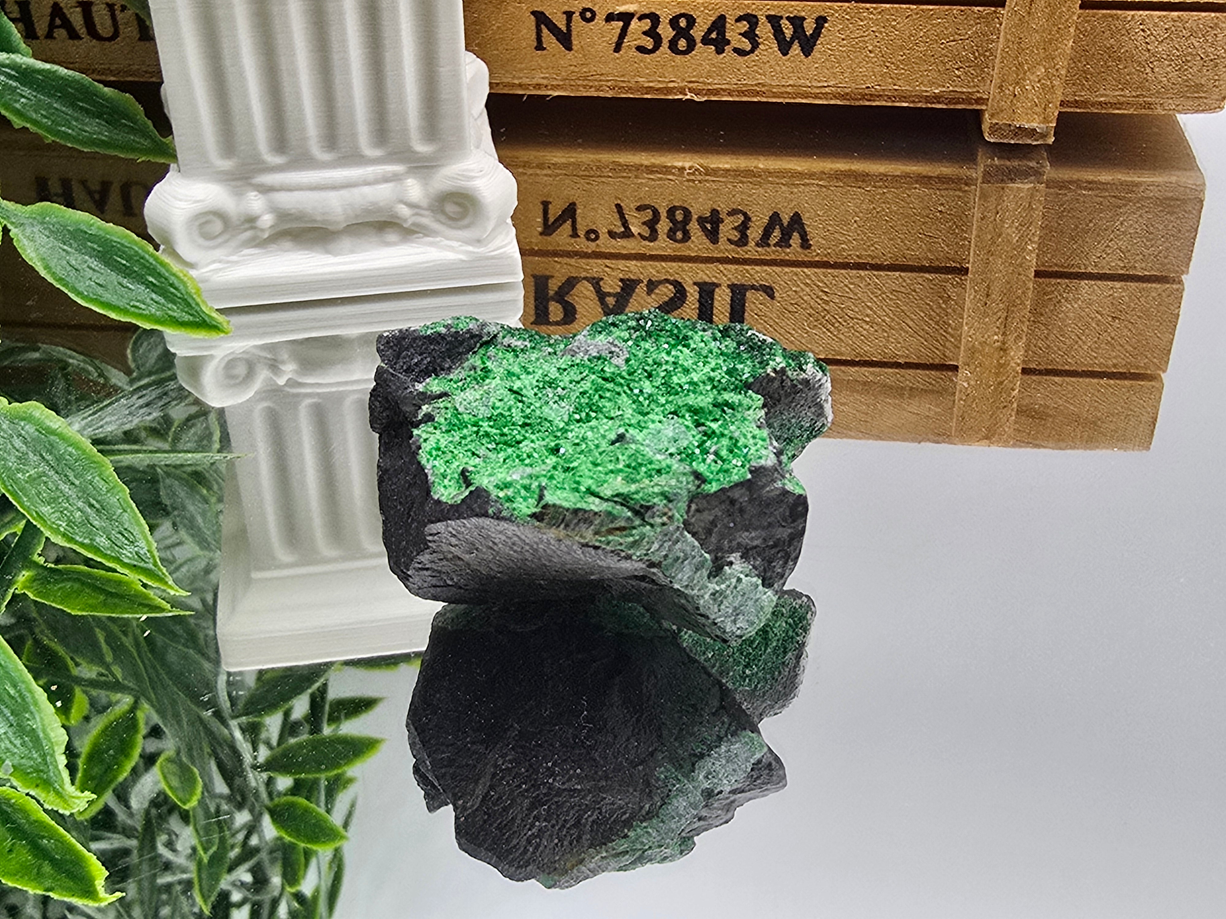 Uvarovite Rare AAA 41 × 33 × 25 mm (Stone of Abundant Heart & Prosperity) Crystal Wellness