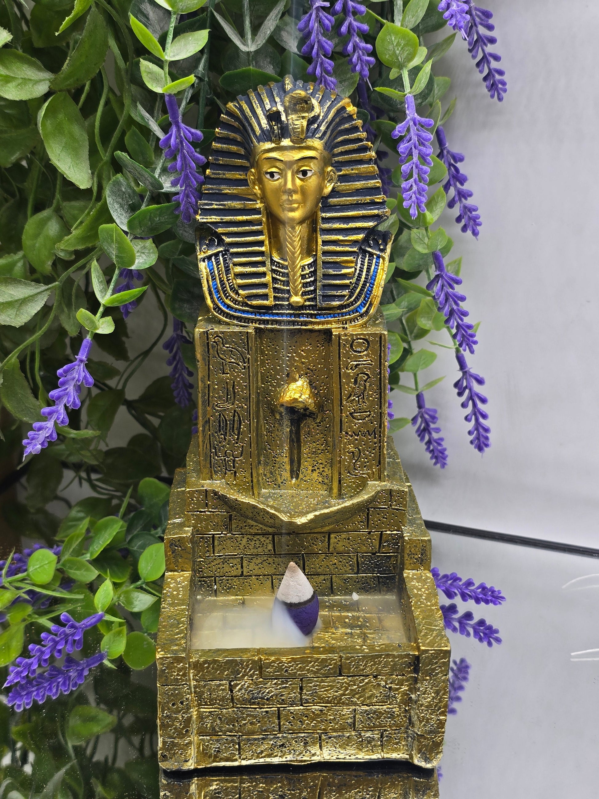 Egyptian Pharaoh Incense Cone Waterfall Holder – Sacred Wisdom & Ancient Protection Decor (20 × 10 × 9 cm) Crystal Wellness
