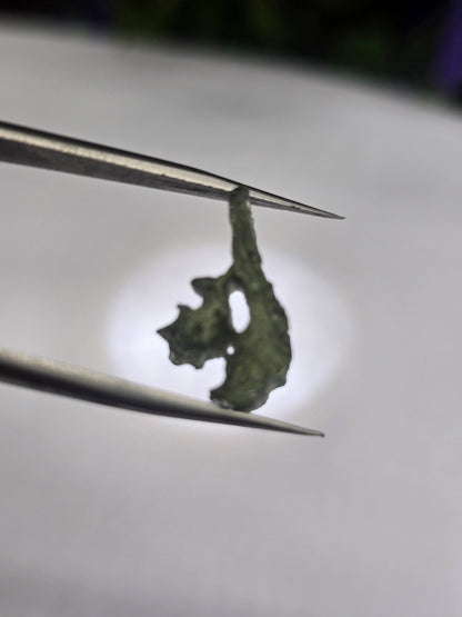 Natural Moldavite 0.9g – Cosmic Transformation Tektite Crystal Wellness