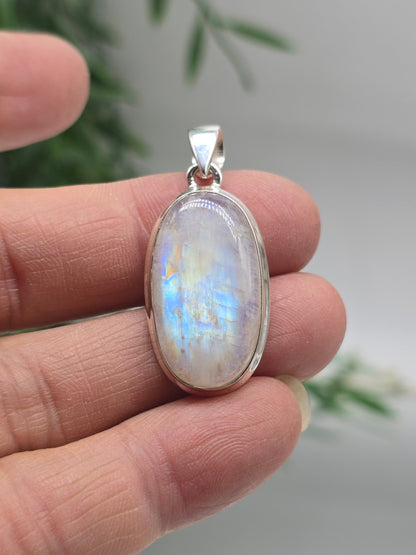 Blue Fire Moonstone 925 Sterling Silver Pendant (3 x 1.5cm) – Stone of New Beginnings & Divine Feminine Energy Crystal Wellness