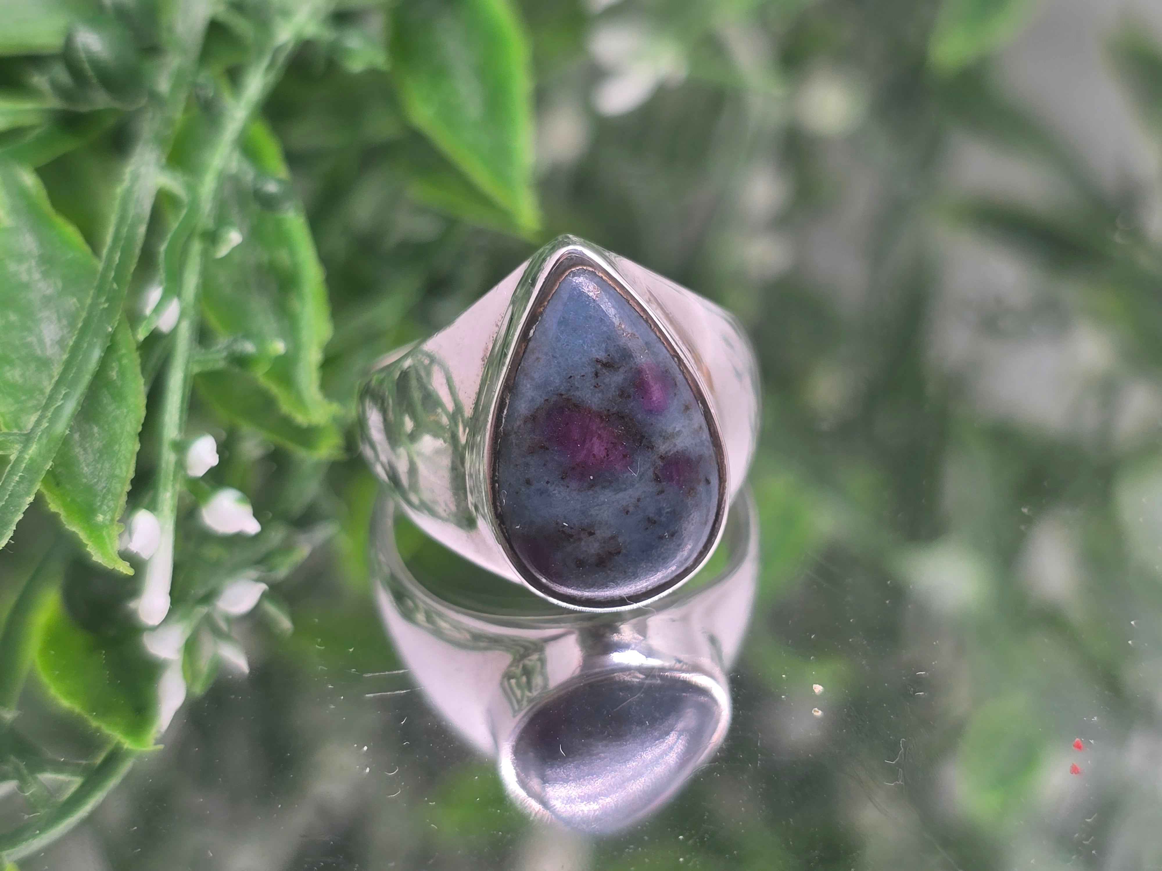 🔥 Ruby Kyanite 925 Sterling Silver Ring Size 8 – Empowering Gemstone for Passion & Intuition Crystal Wellness