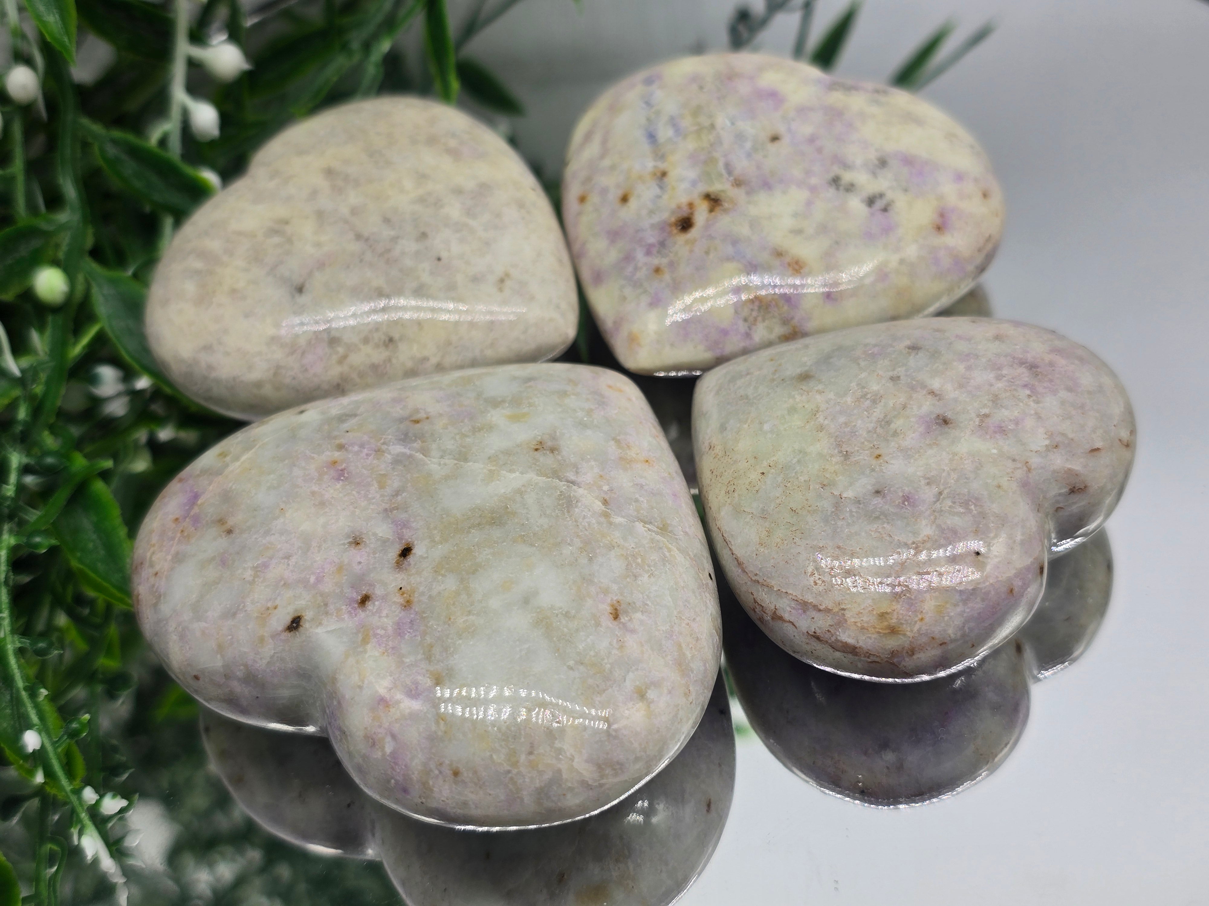 💜 Hackmanite Heart – Stone of Transformation, Inner Magic & Self-Discovery Crystal Wellness