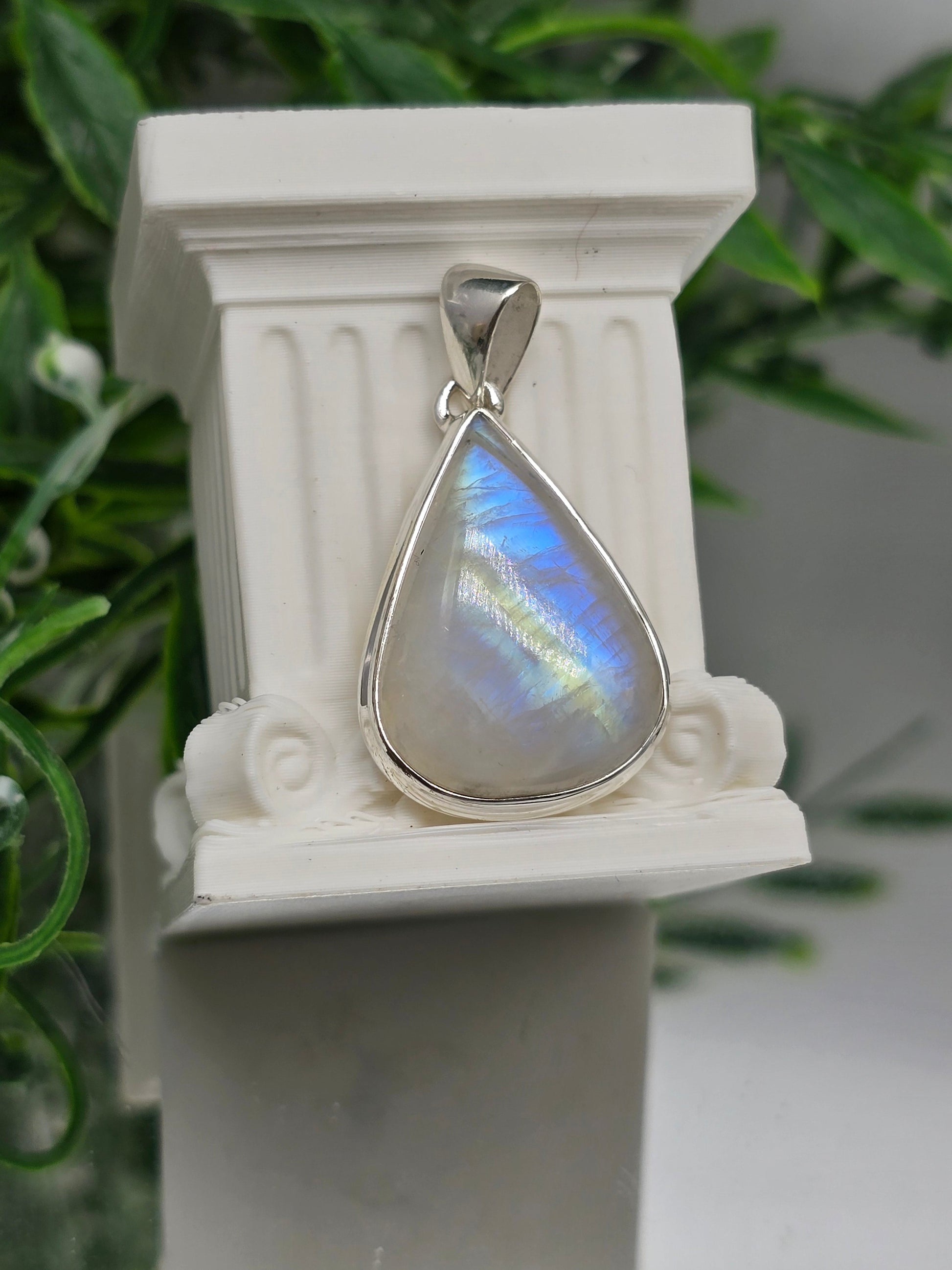 Premium Blue Fire Moonstone Pendant — Stone of Intuition, Emotional Balance & New Beginnings Crystal Wellness