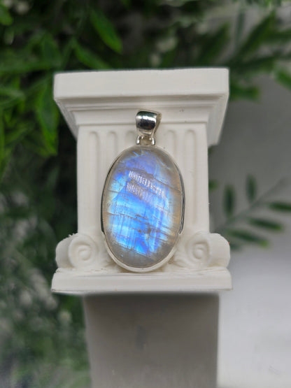 Natural Blue Fire Moonstone 925 Sterling Silver Pendant 30 × 20mm (Stone of New Beginnings, Intuition & Feminine Energy) Crystal Wellness