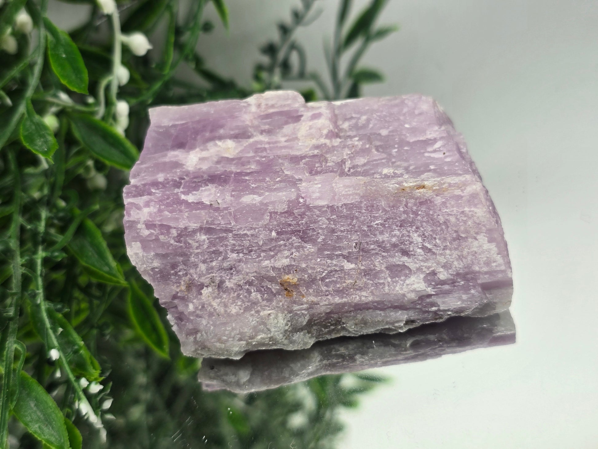 💗 Kunzite Raw – Stone of Divine Love, Calm & Emotional Healing Crystal Wellness