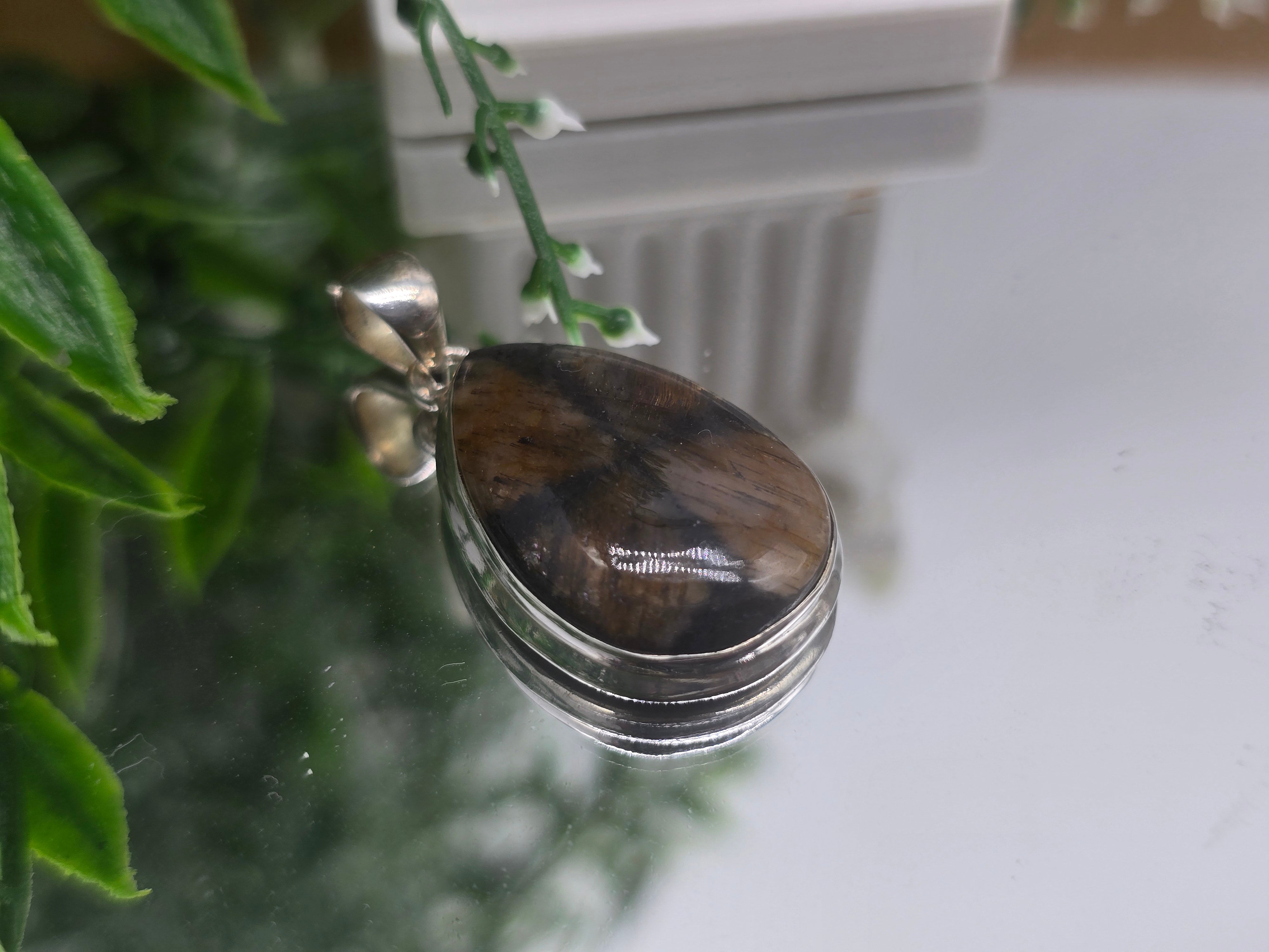 Chiastolite 925 Sterling Silver Pendant – 24 × 17 mm “Cross-Stone” Protection & Grounding (Chain Included) Crystal Wellness