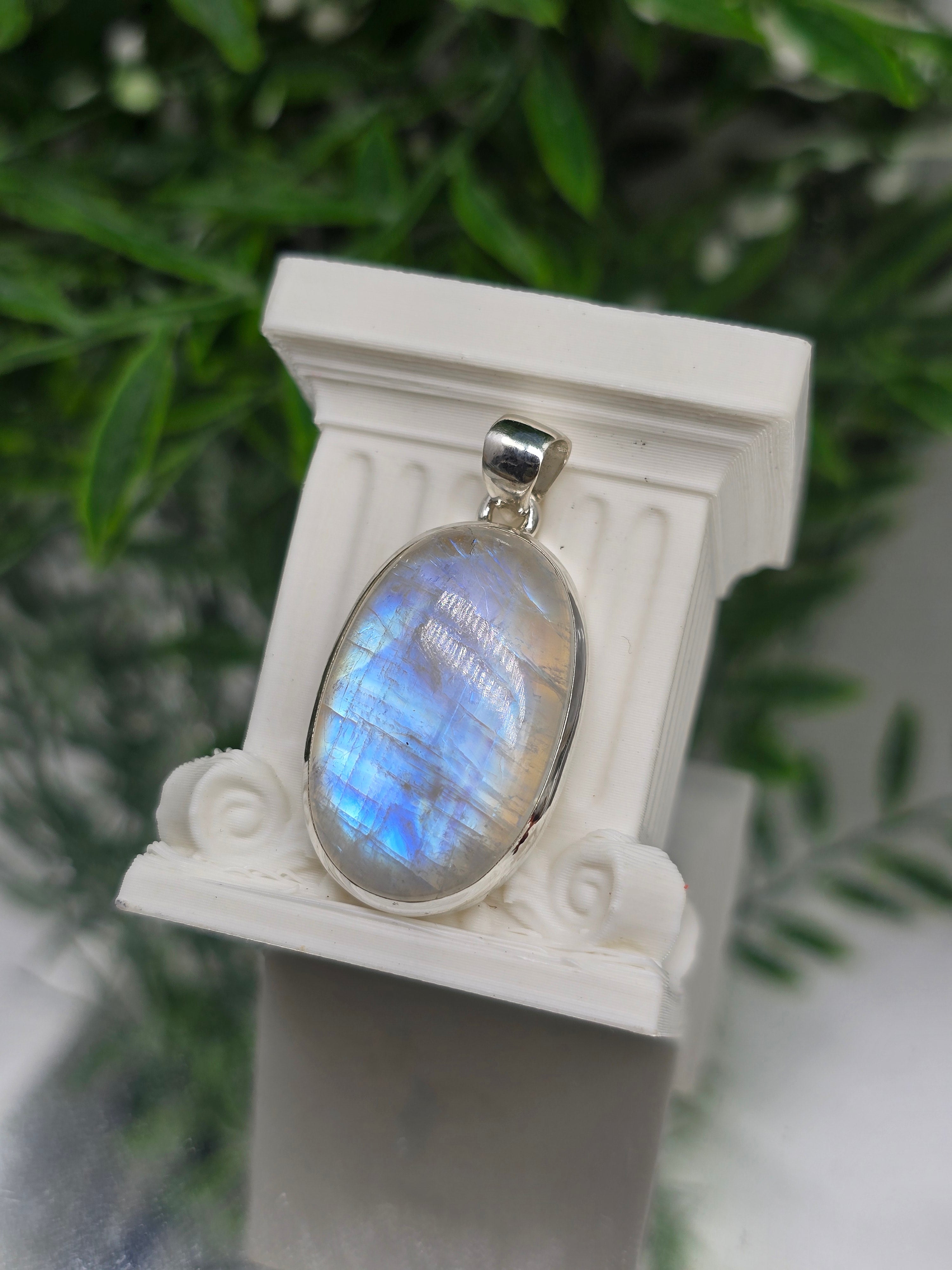 Natural Blue Fire Moonstone 925 Sterling Silver Pendant 30 × 20mm (Stone of New Beginnings, Intuition & Feminine Energy) Crystal Wellness
