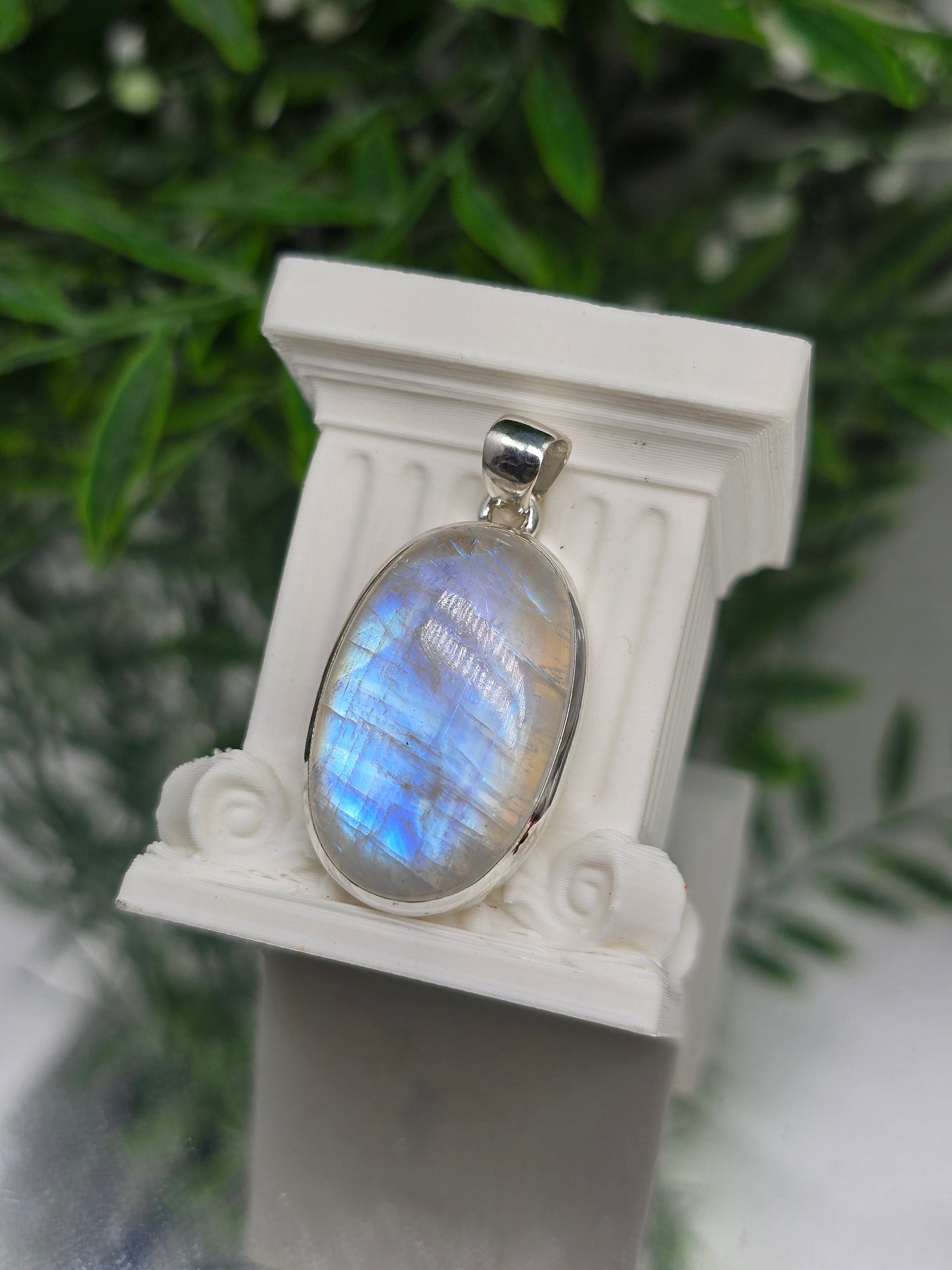 Natural Blue Fire Moonstone 925 Sterling Silver Pendant 30 × 20mm (Stone of New Beginnings, Intuition & Feminine Energy) Crystal Wellness