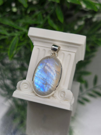 Natural Blue Fire Moonstone 925 Sterling Silver Pendant 30 × 20mm (Stone of New Beginnings, Intuition & Feminine Energy) Crystal Wellness