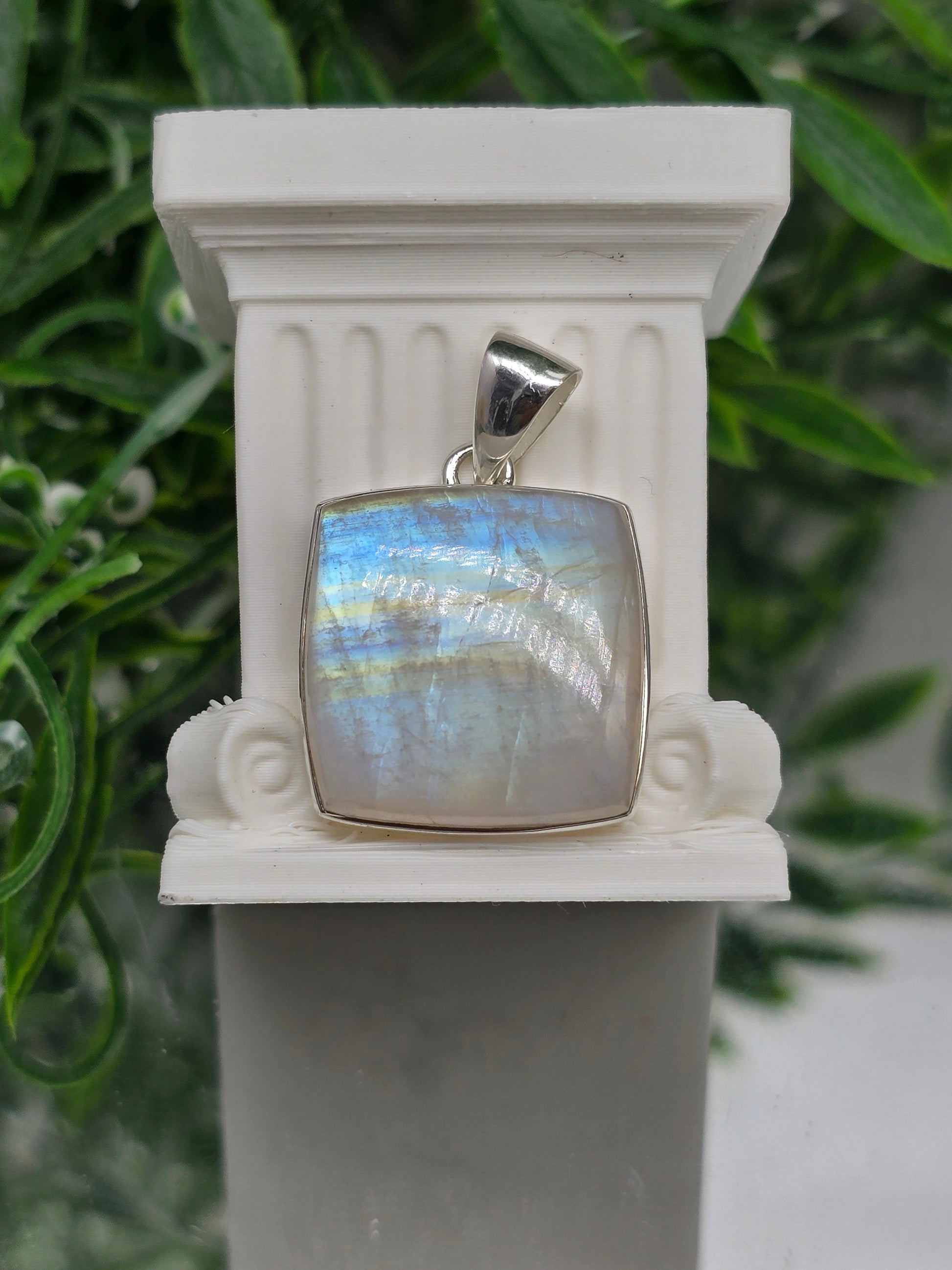 Premium Blue Fire Moonstone Pendant — Intuition, Emotional Balance & New Beginnings Crystal Wellness