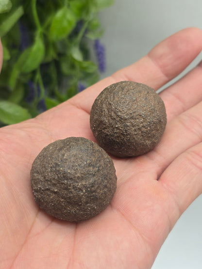 Mocqui Balls / Shamanic Star Pair (Utah, USA) 35mm – Sacred Grounding & Earth Wisdom Crystal Wellness