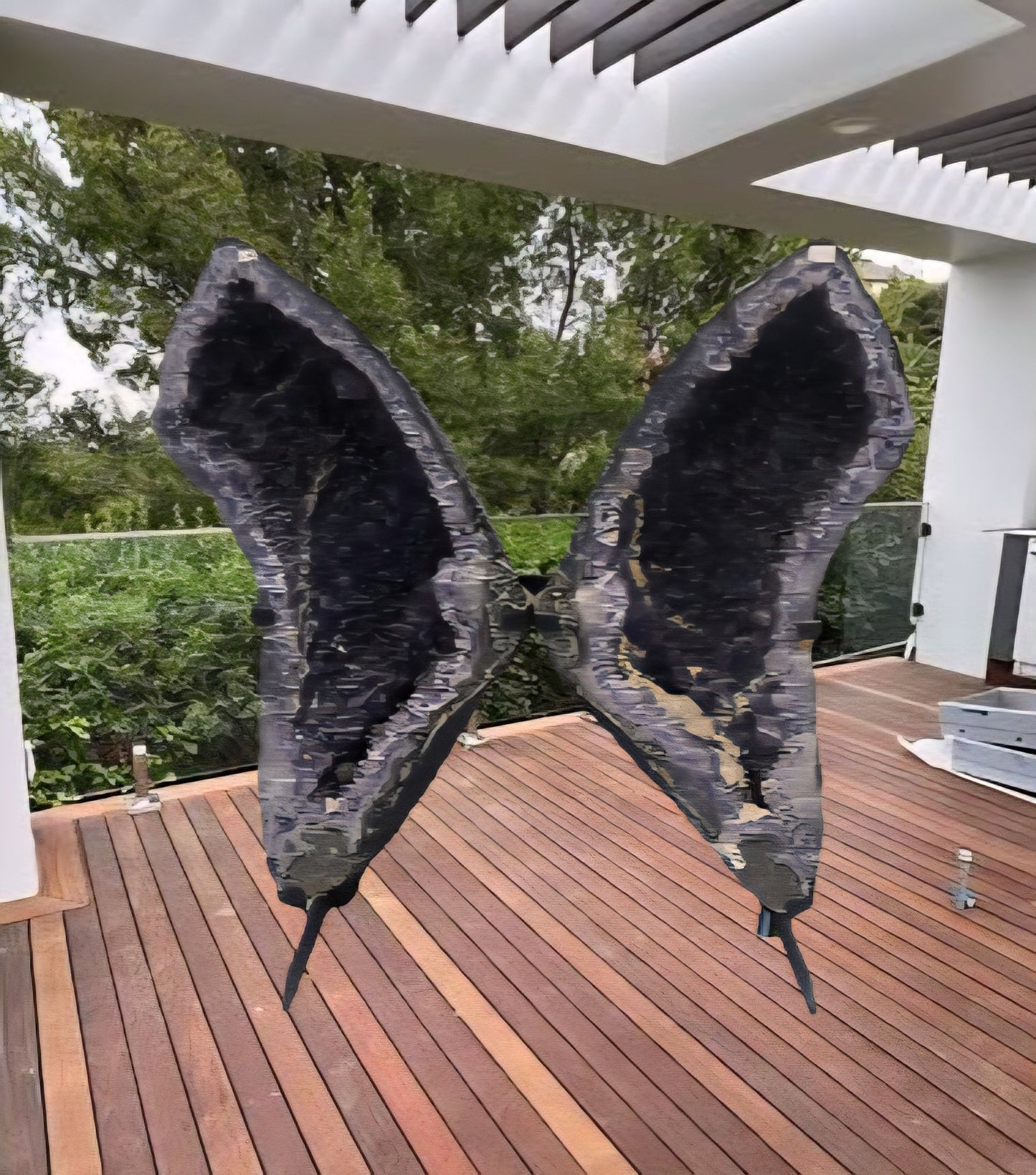 Amethyst Geode “THE BUTTERFLY” – 57 kg
Size: 73 × 70 cm Crystal Wellness