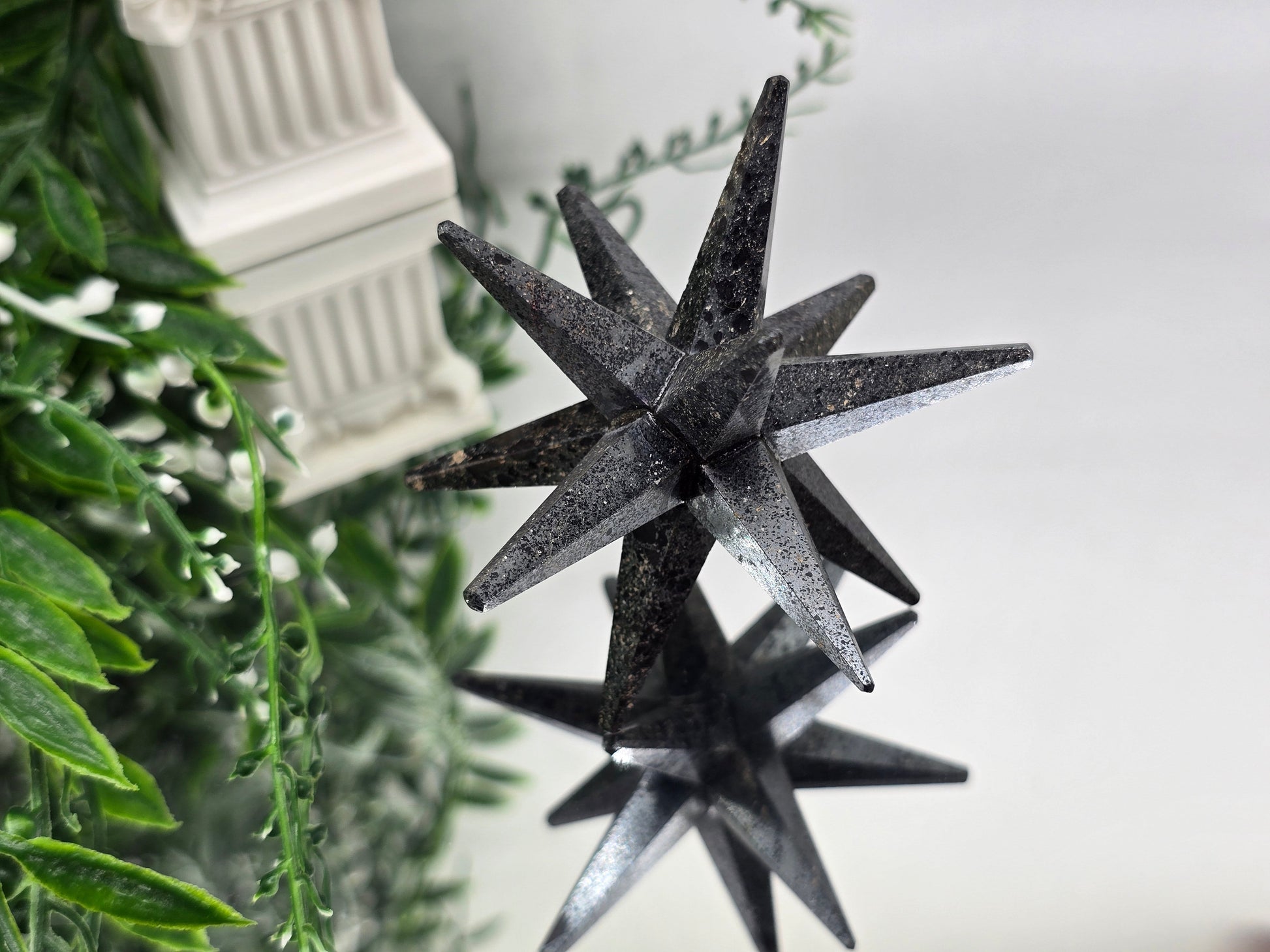 Hematite Merkabah 12-Point Star – Protective Sacred Geometry Carving for Grounding & Energy Balance Crystal Wellness