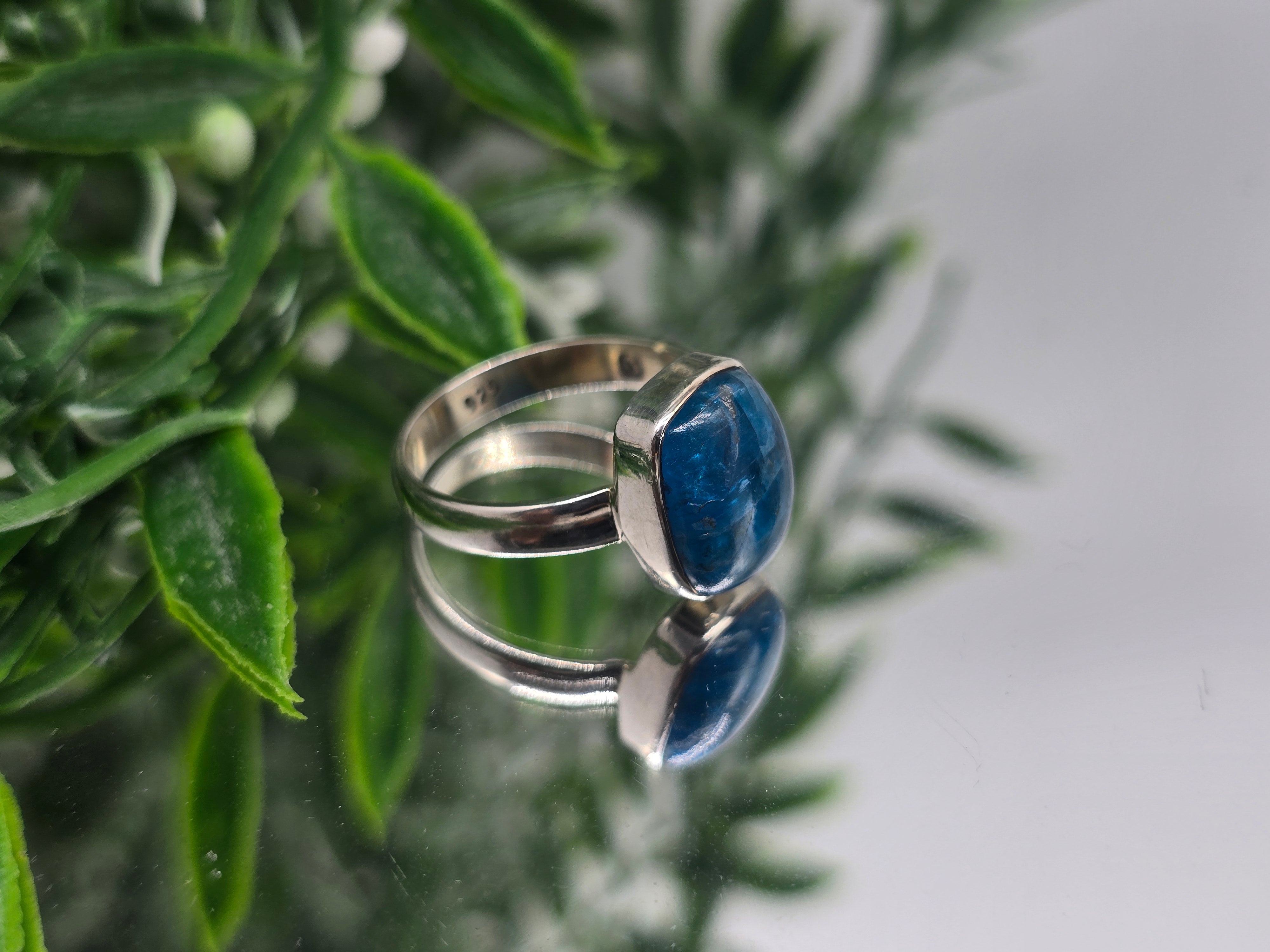 Neon Apatite Sterling Silver Ring – Size 9 Crystal Wellness