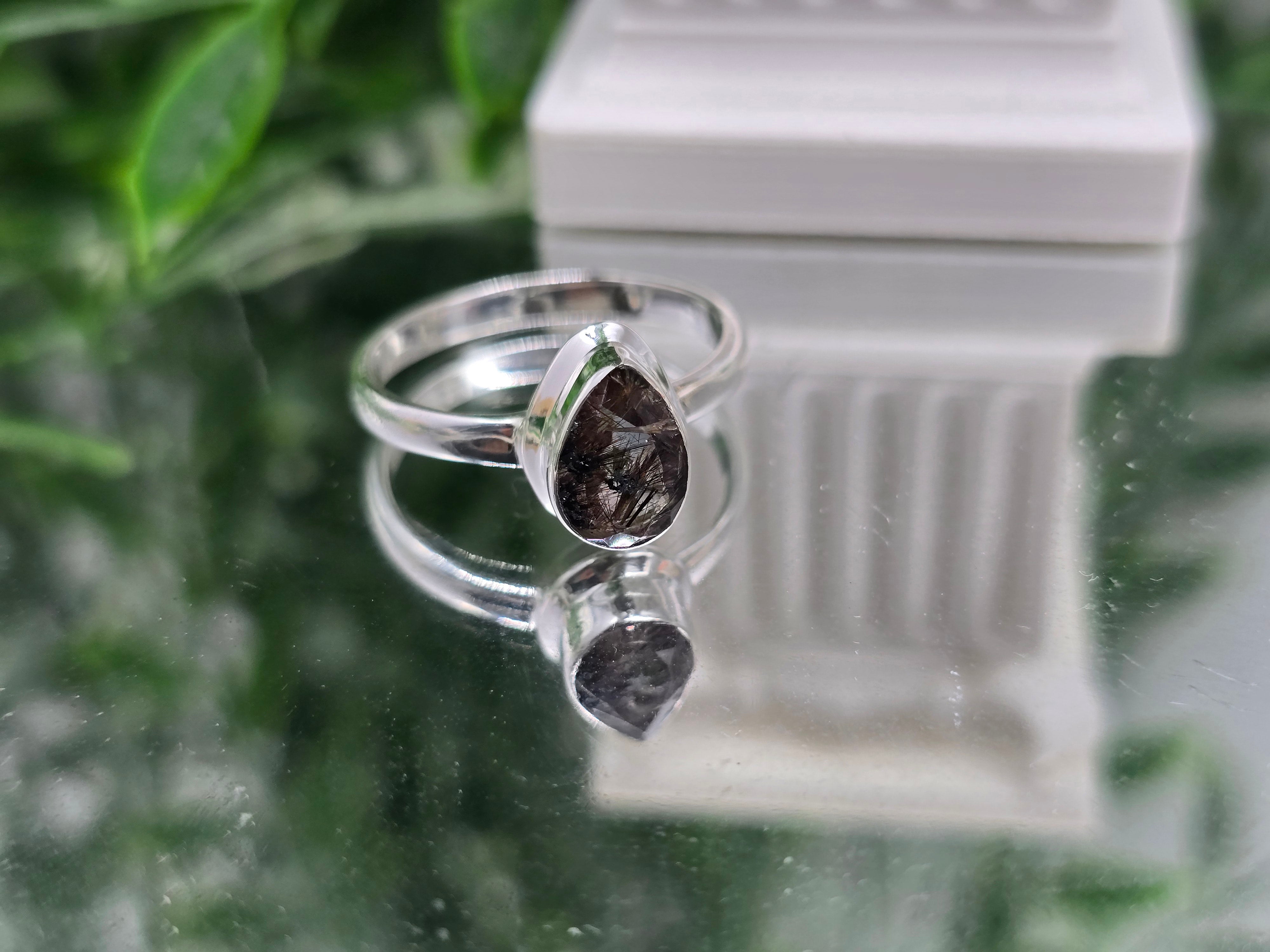Cacoxenite Super Seven Ring – Stone of Spiritual Growth & Positive Transformation
925 Sterling Silver | Size 9.5 | Stone Size: 11 × 8mm Crystal Wellness